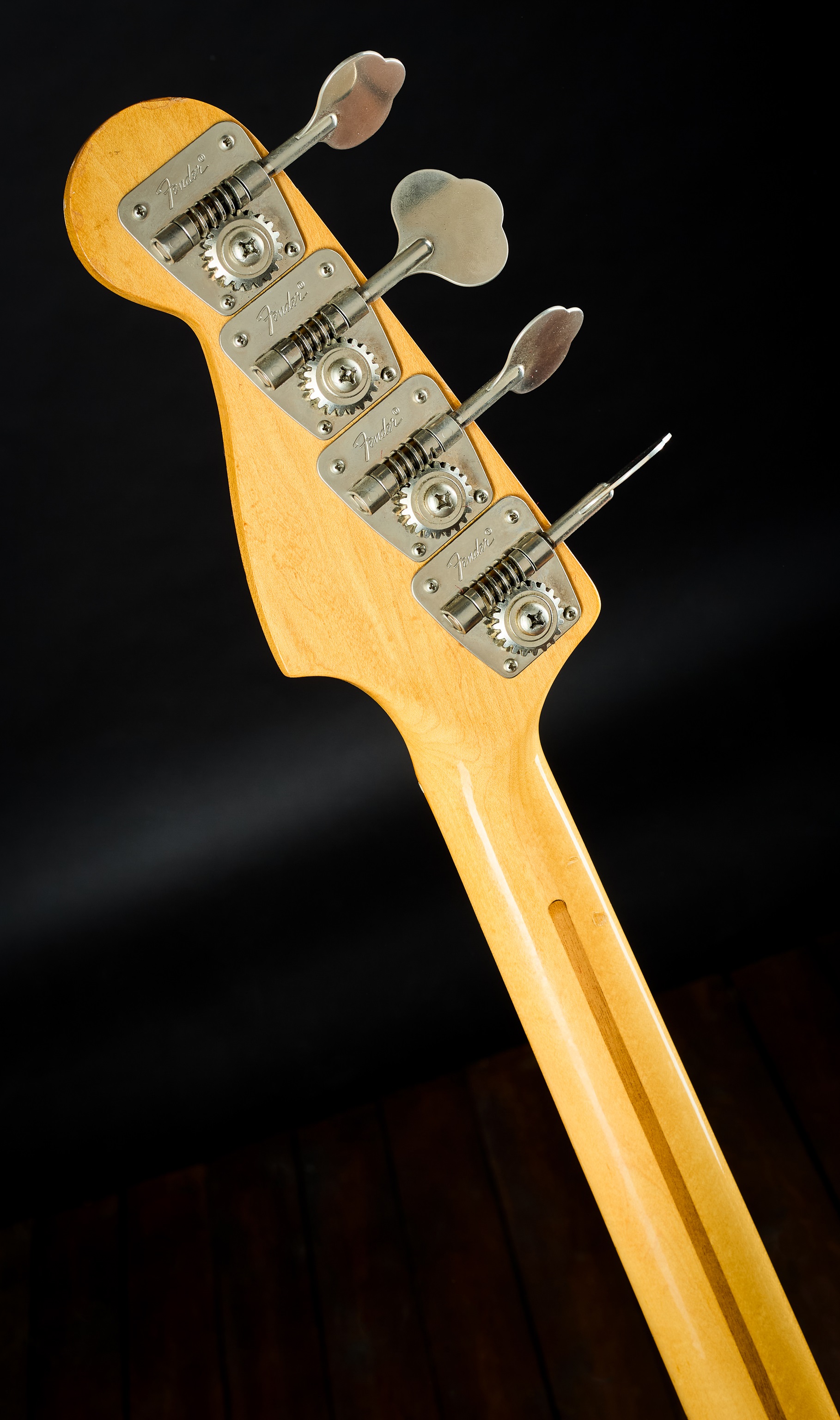 Fender 1975 Precision Mocha Brown (obrázek 7)
