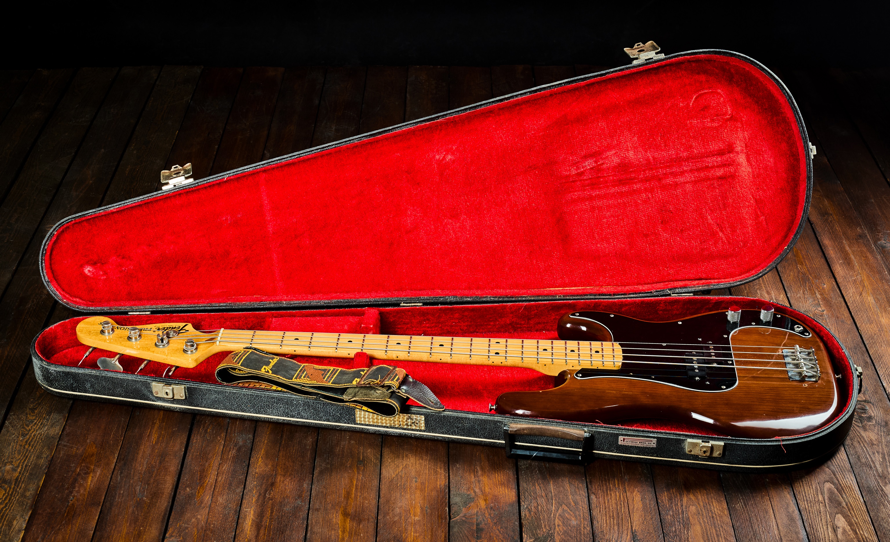 Fender 1975 Precision Mocha Brown (obrázek 8)