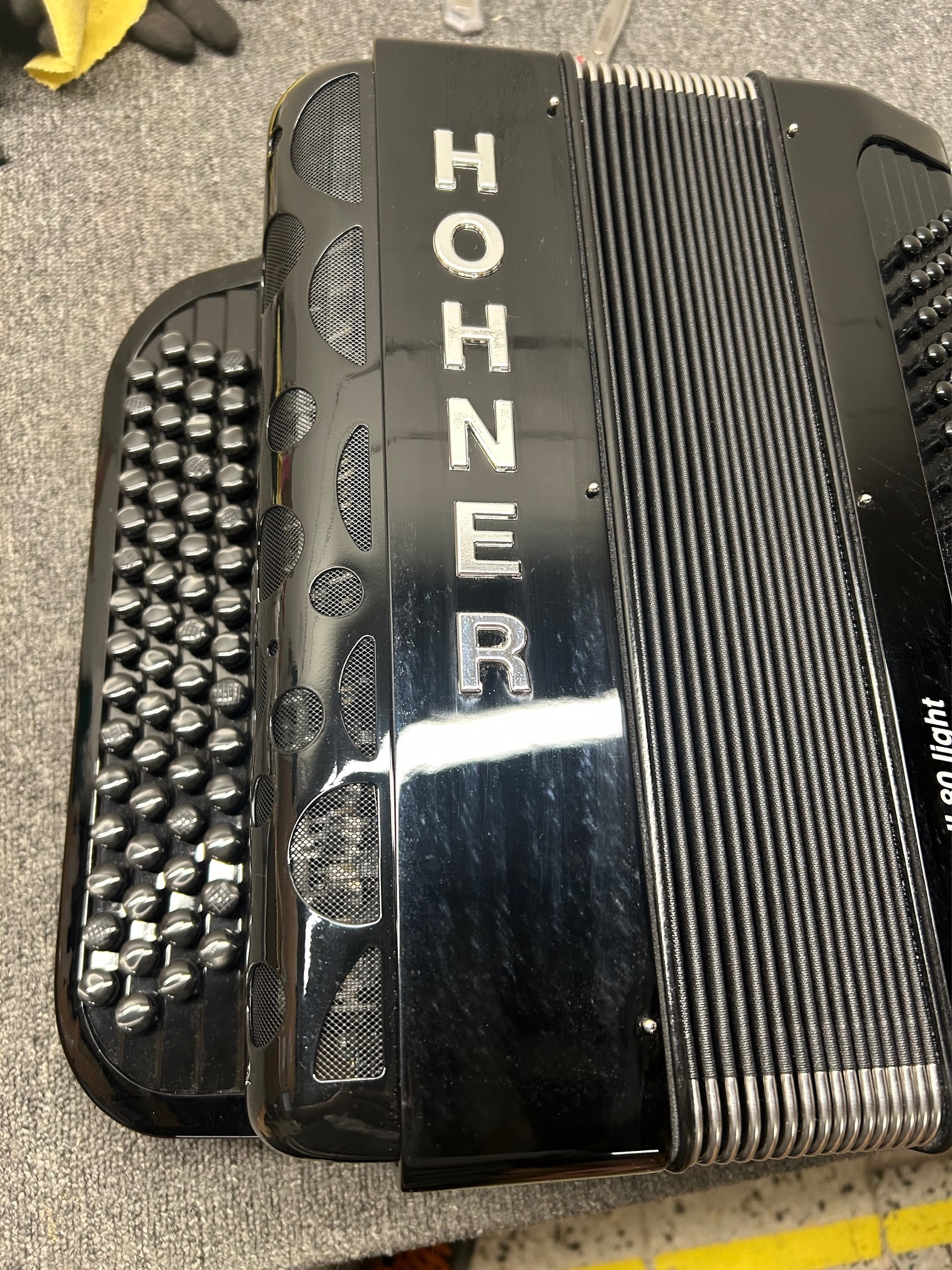 Hohner Fun Nova II 80 light, black celluloid, B-stepped (použité) (obrázek 7)