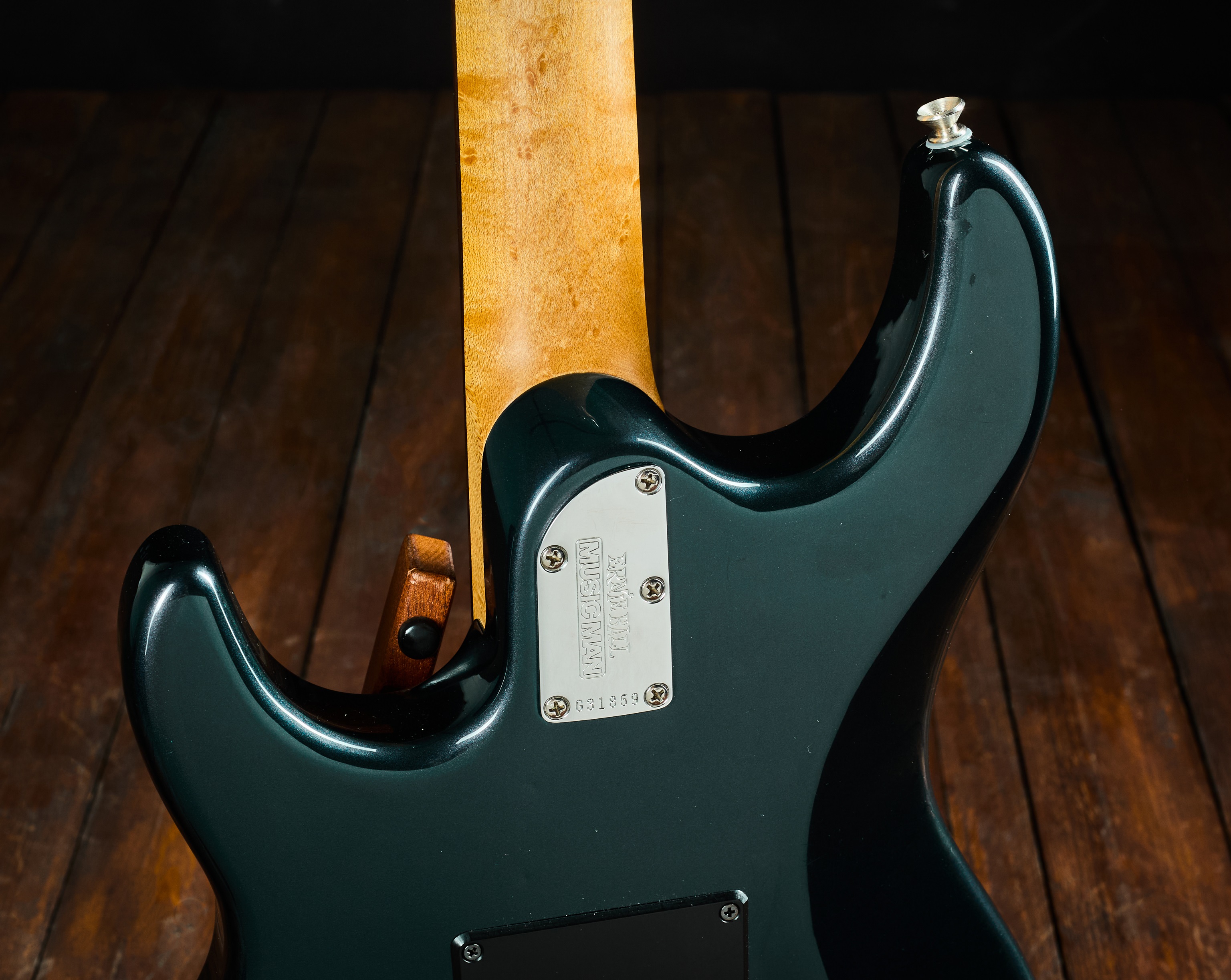 Music Man 2006 Luke II Carbon Blue Pearl (obrázek 5)