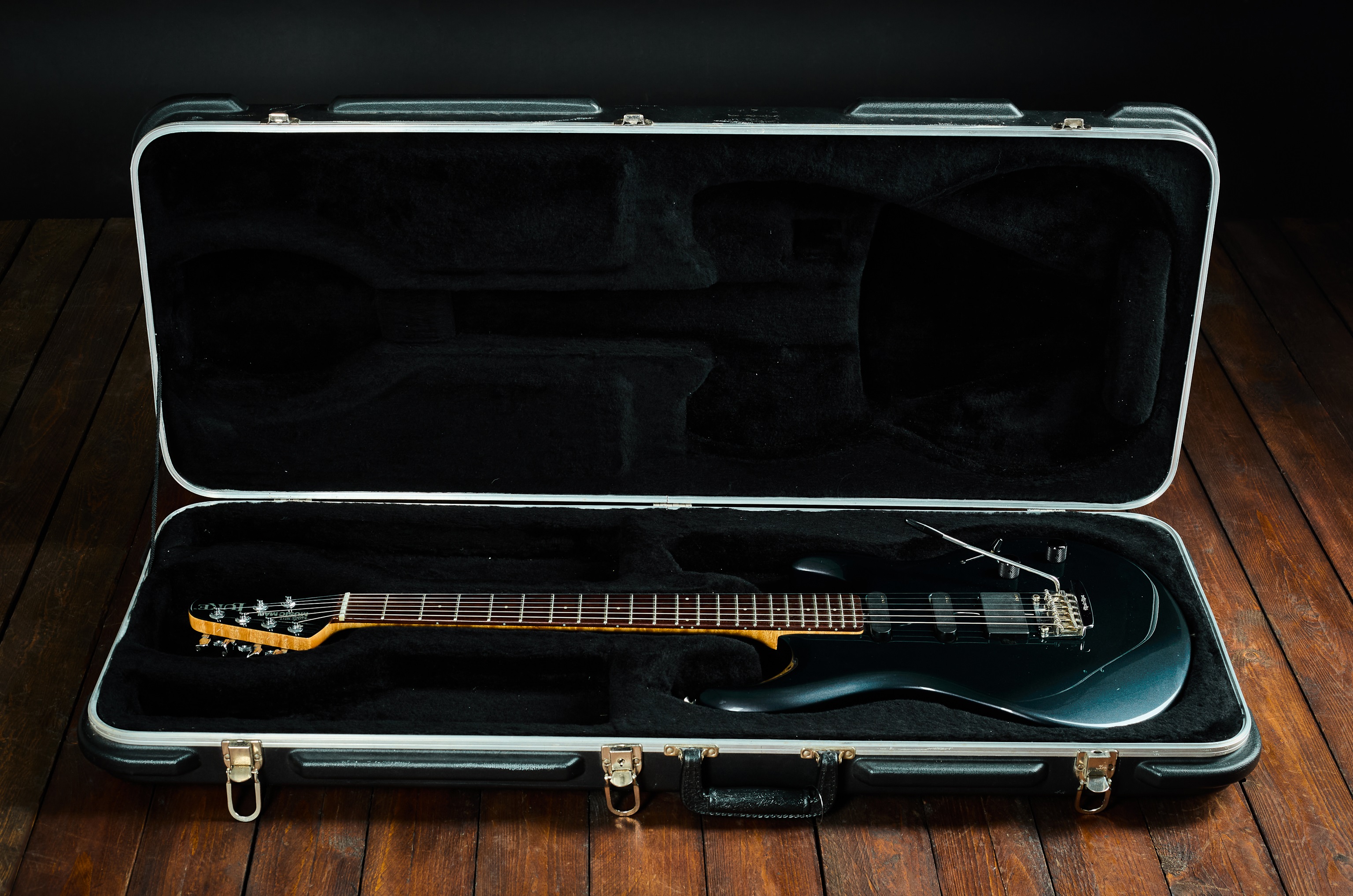 Music Man 2006 Luke II Carbon Blue Pearl (obrázek 8)