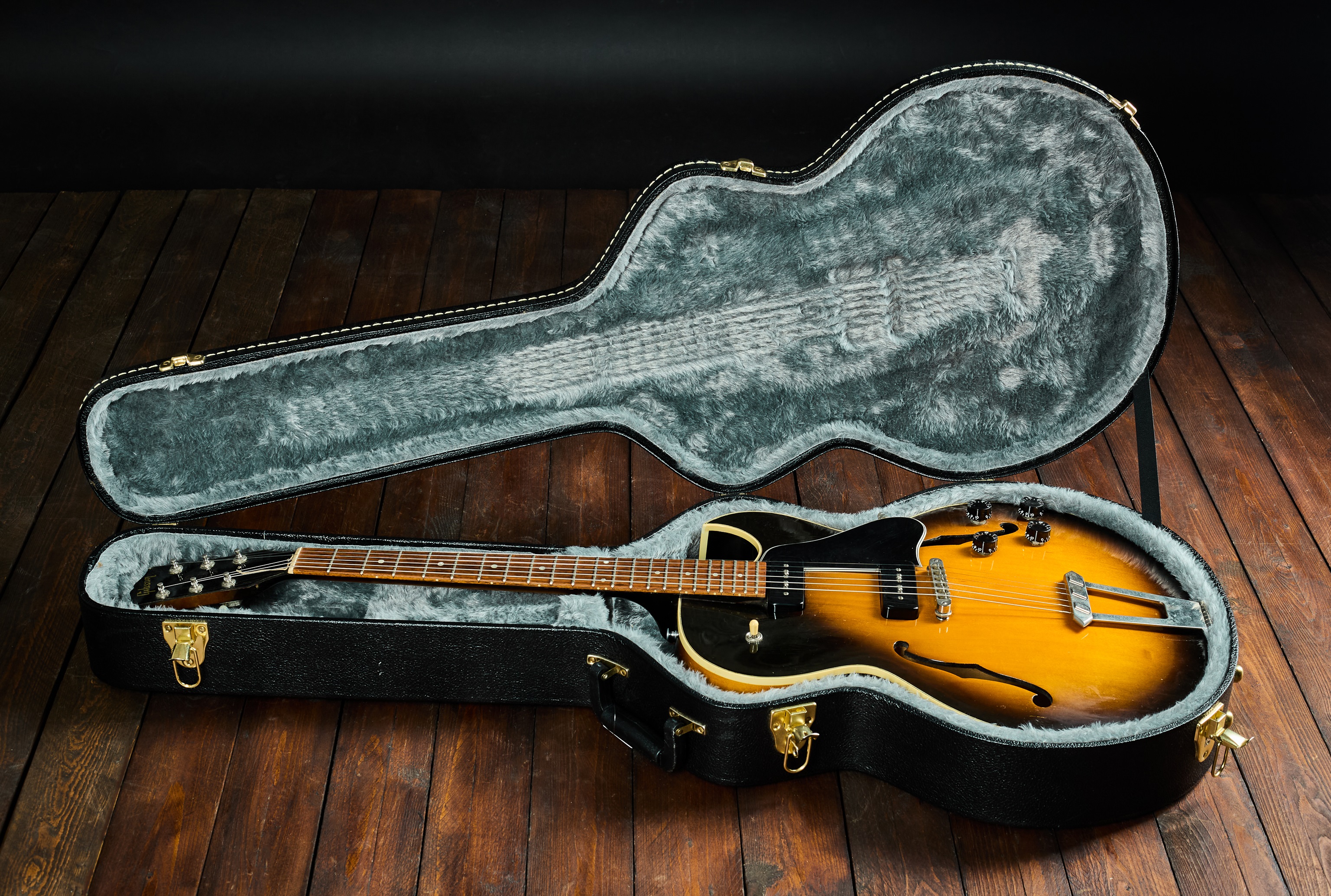 Gibson 1993 ES-135 Sunburst (obrázek 7)