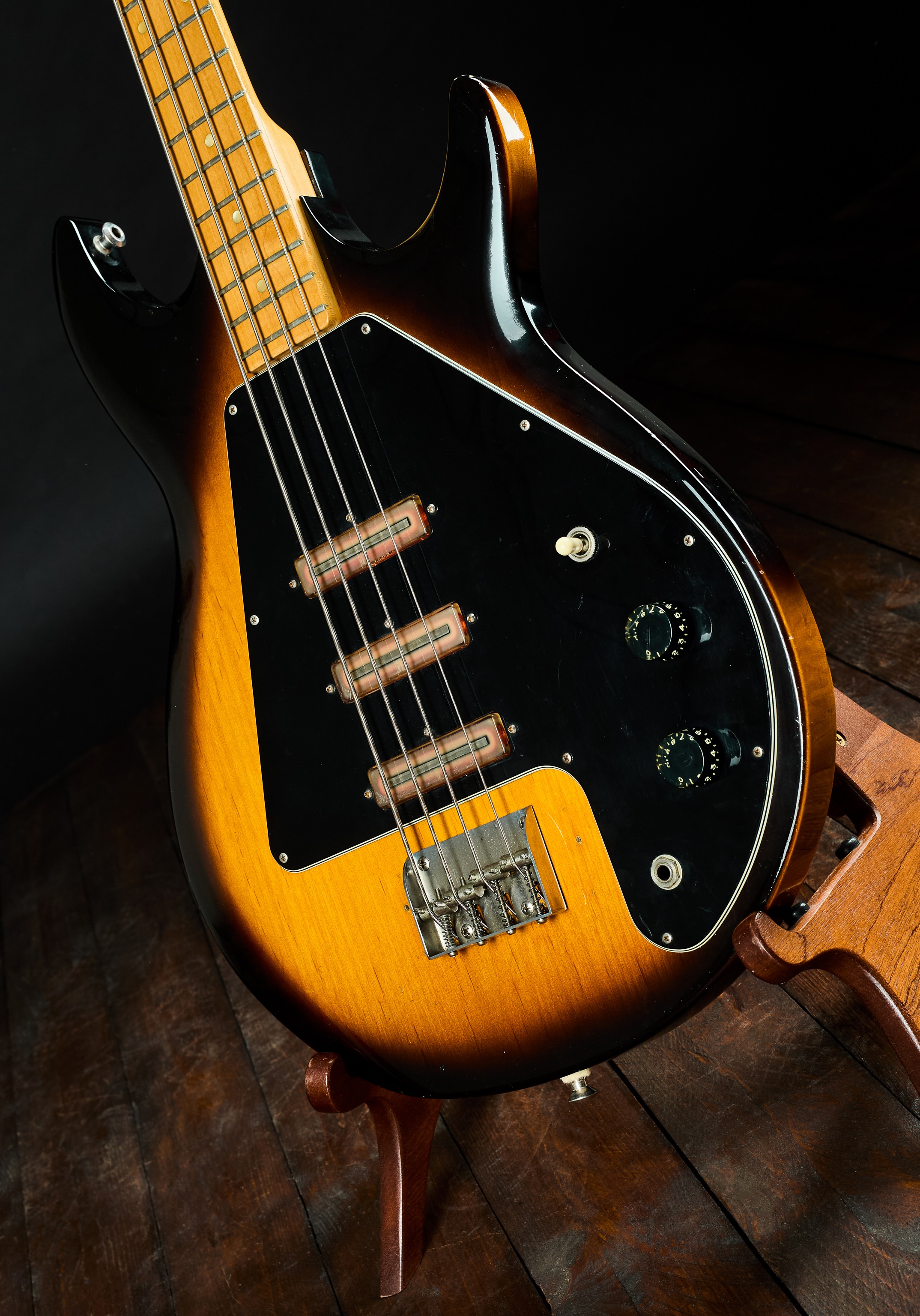 Gibson 1975 Grabber G-3 Sunburst (obrázek 4)