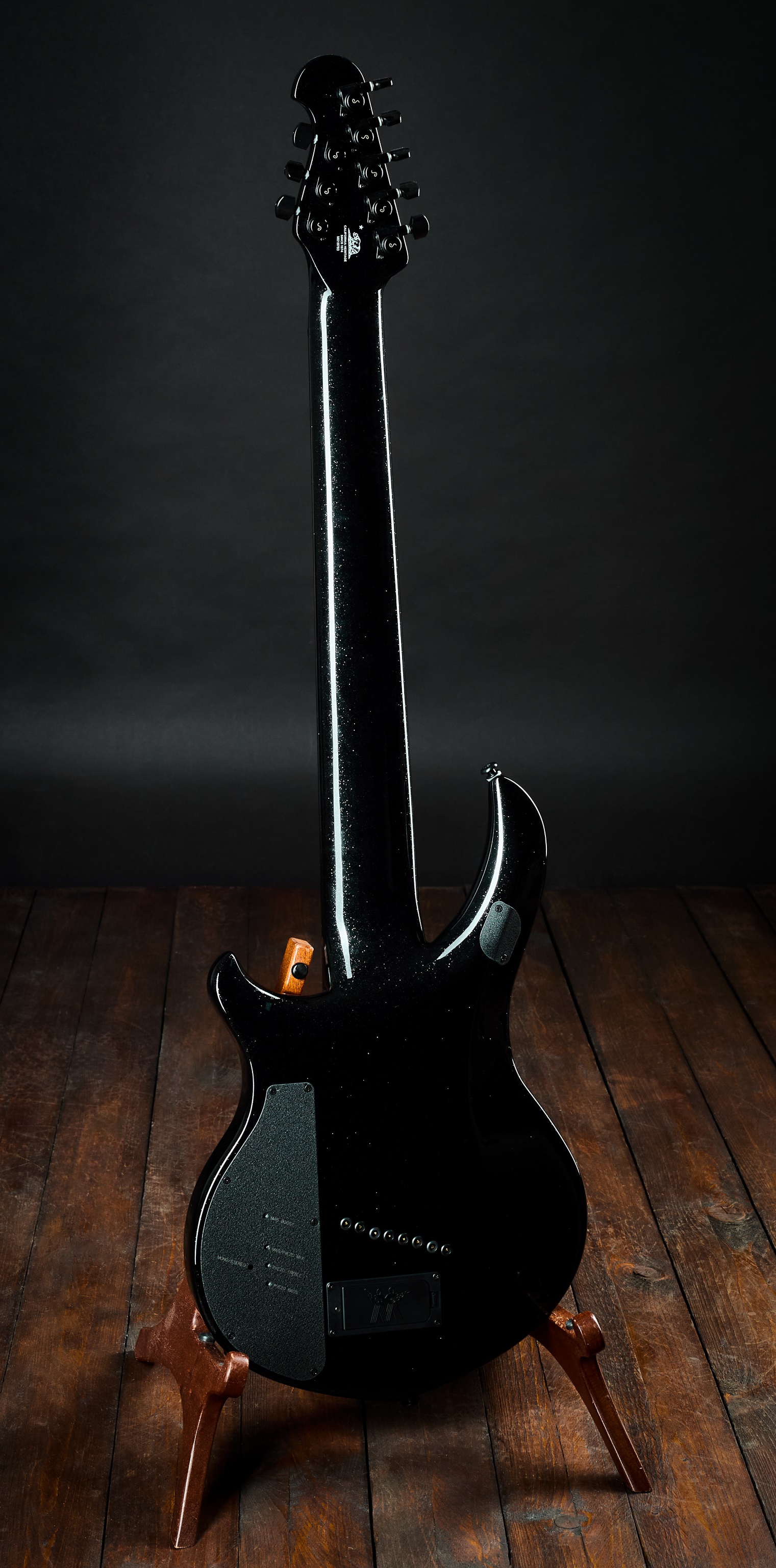 Music Man 2024 Majesty 8 Black Frosting (obrázek 3)