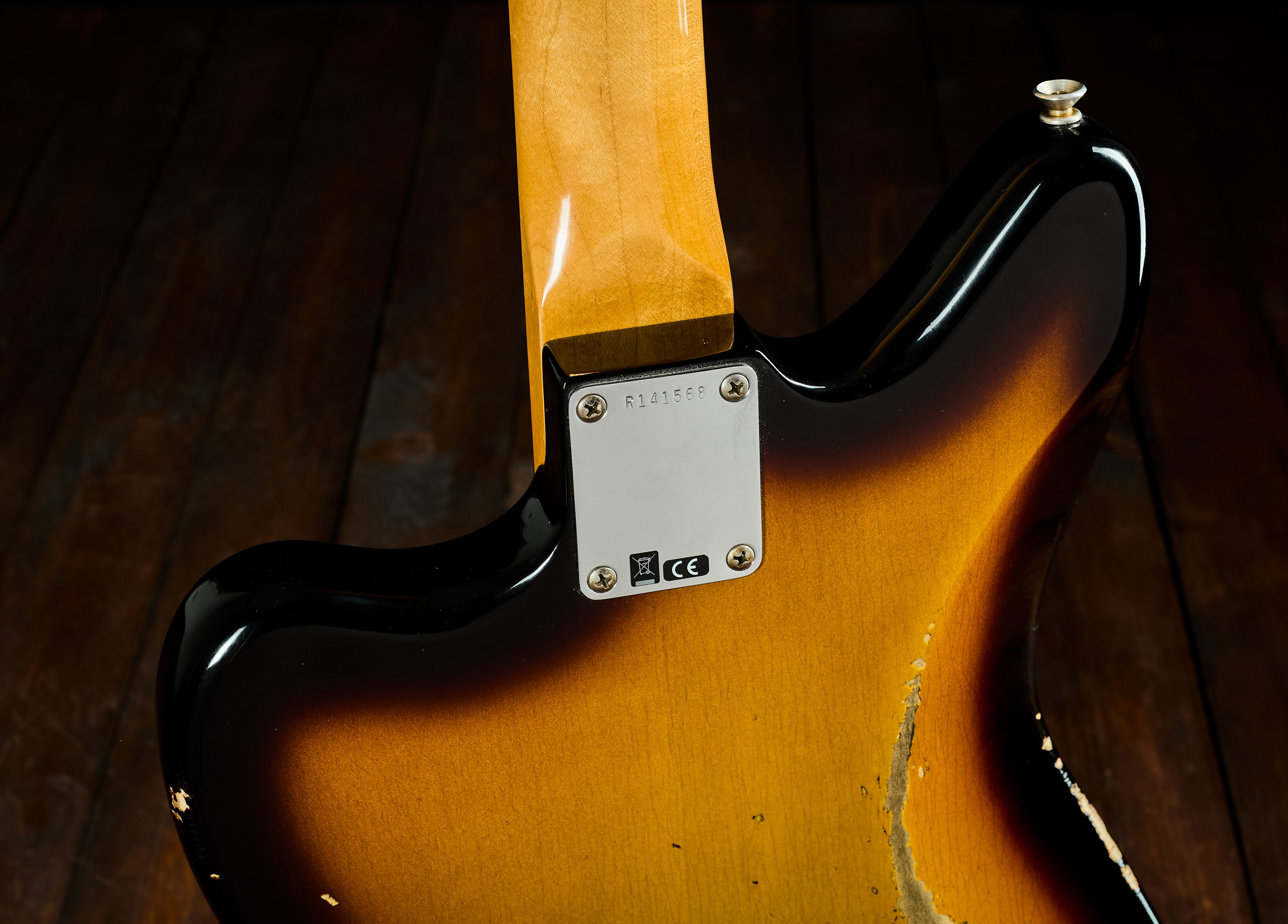 Fender Custom Shop 2024 Jaguar 62 Relic 2TSB (obrázek 5)