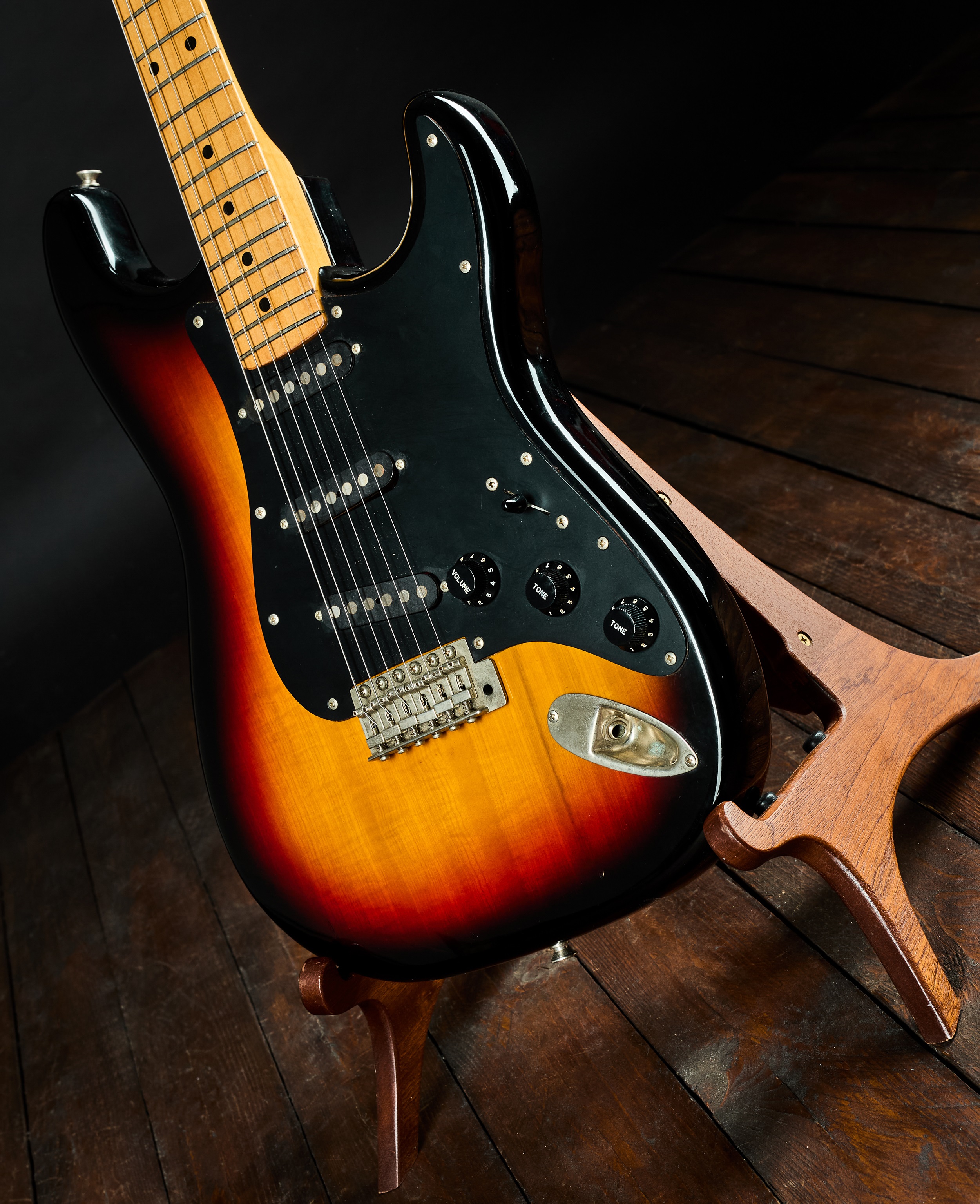 Fernandes 1980 Stone Logo 65T Strat 3TSB (obrázek 4)