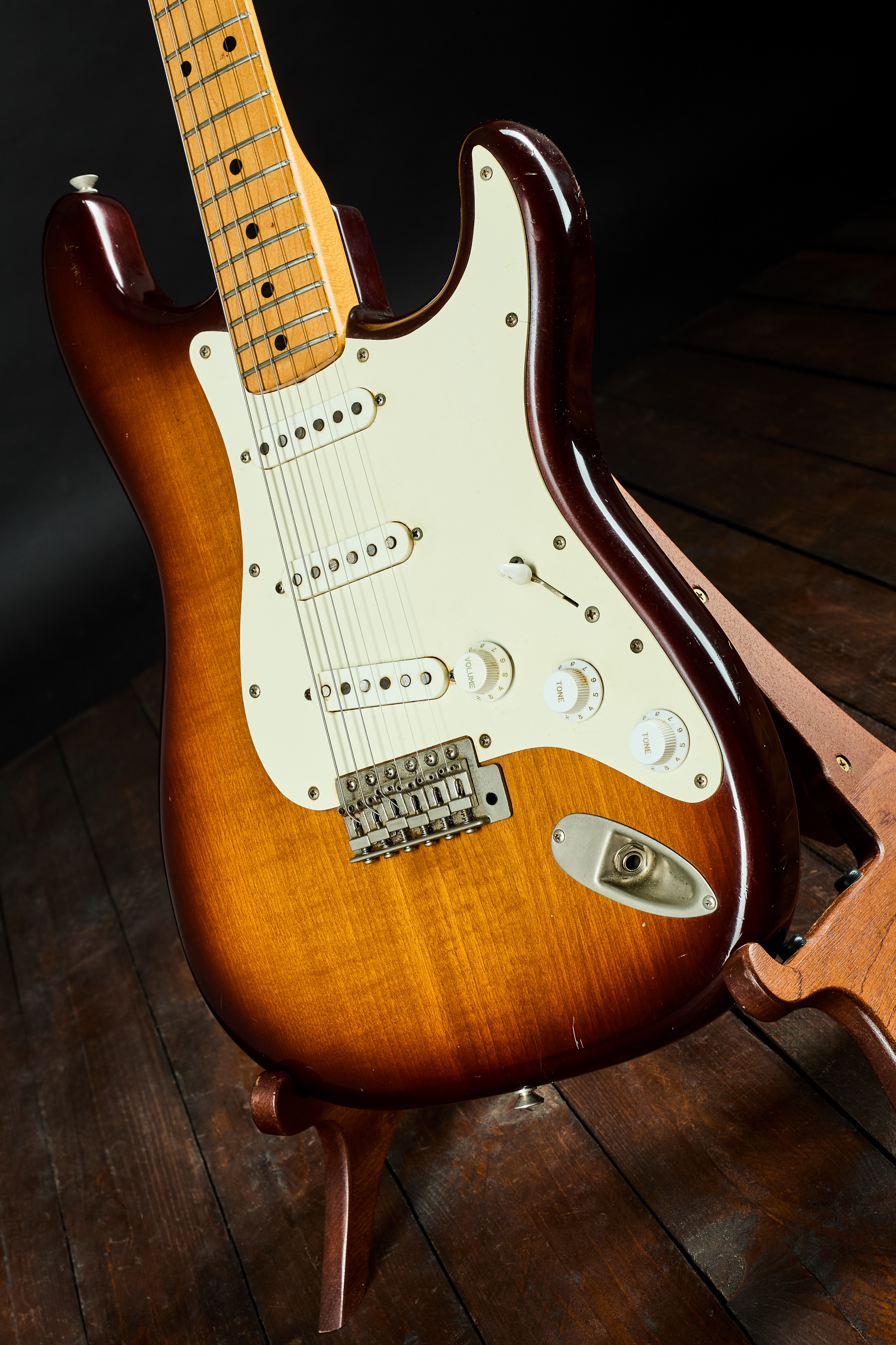 Fernandes 1979 Super Grade Strat 2TB (obrázek 4)