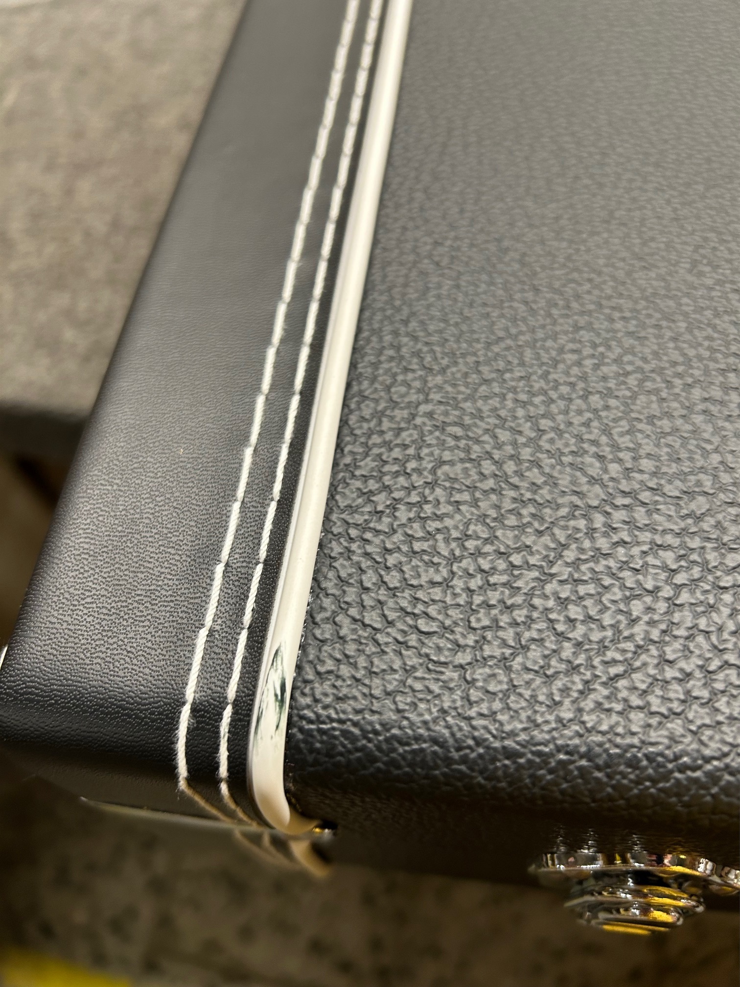 Fender Classic Series Case Stand Black 5 Guitar (použité) (obrázek 4)