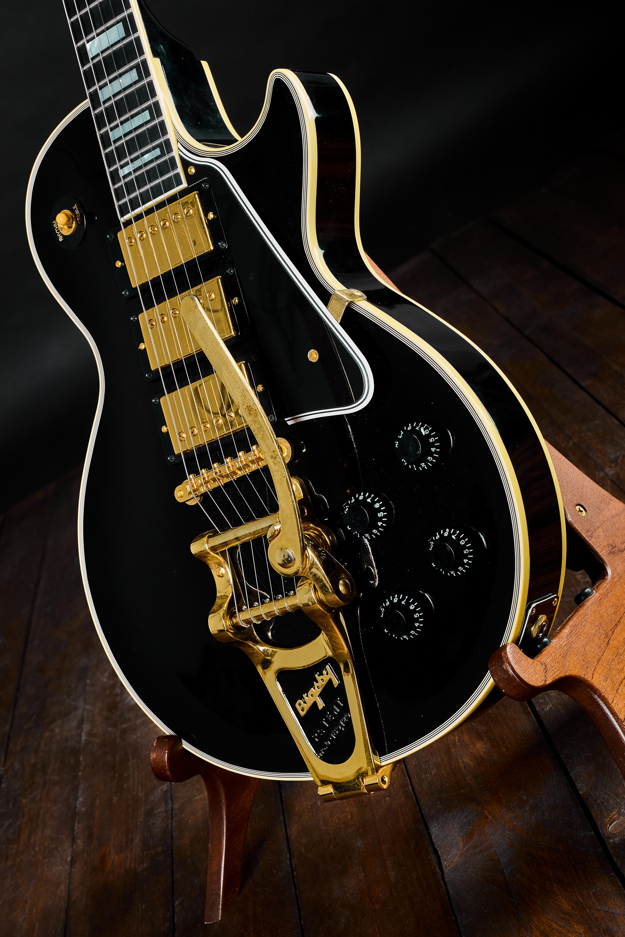 Gibson Custom 2008 Les Paul Custom 1957 Reissue 3-Pickup Bigsby VOS Eb (obrázek 4)