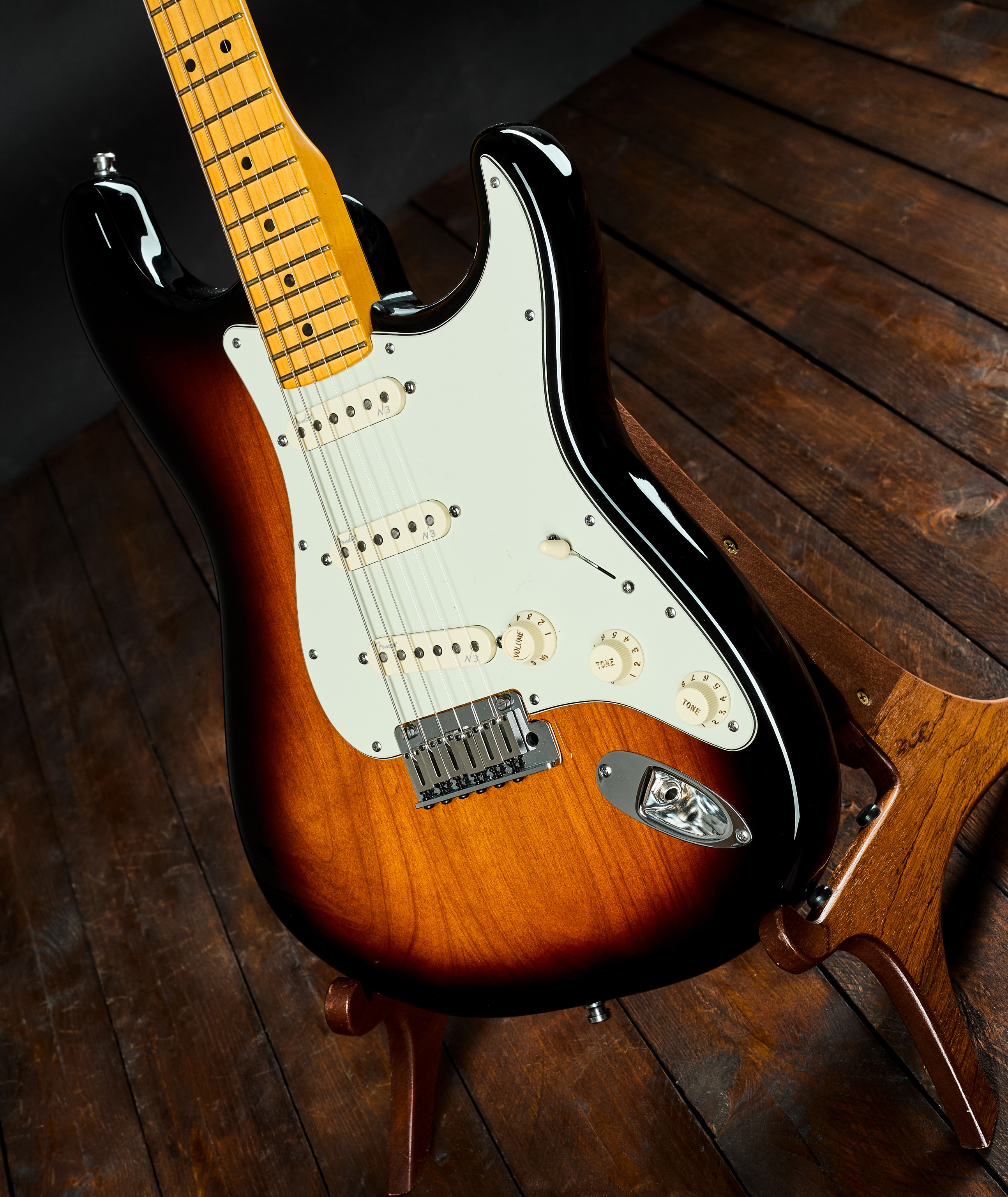 Fender 2015 American Deluxe Stratocaster V Neck (obrázek 4)