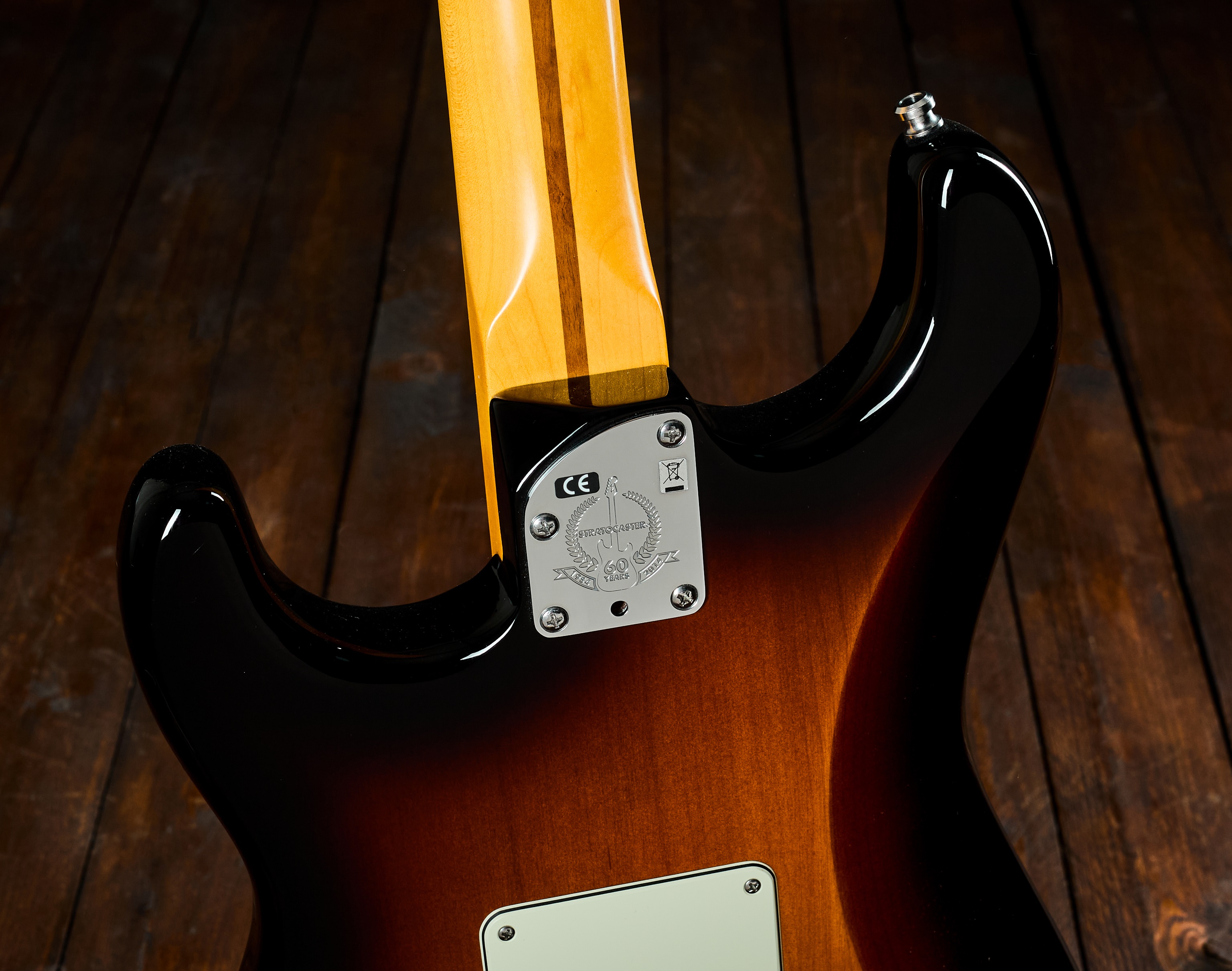 Fender 2015 American Deluxe Stratocaster V Neck (obrázek 5)