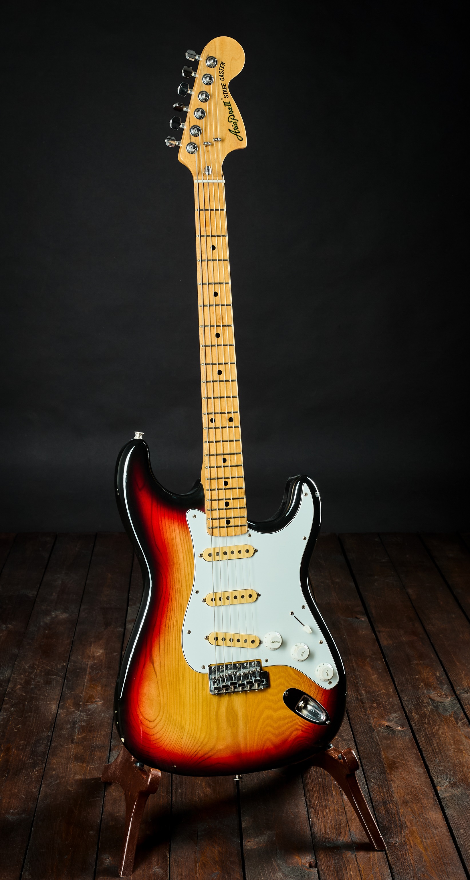 Aria Pro 2 1976 Stage Caster