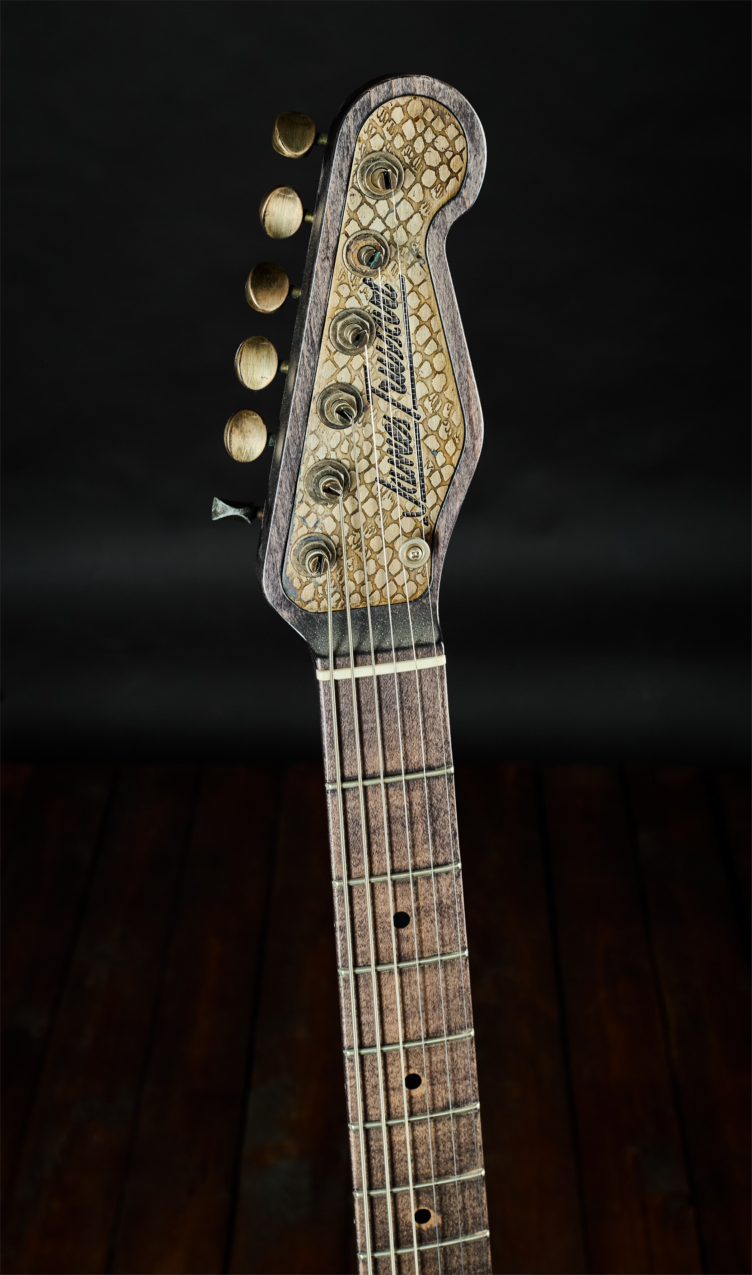 James Trussart 2010 Steel O Matic Antique Silver Snakeskin (obrázek 6)