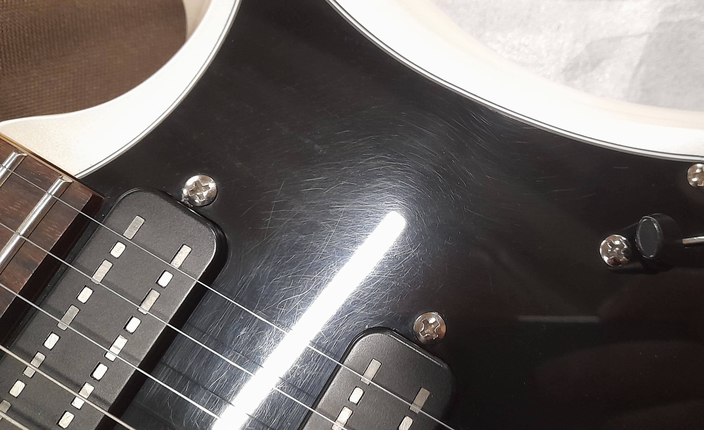 PRS SE NF3 R Pearl White (použité) (obrázek 9)