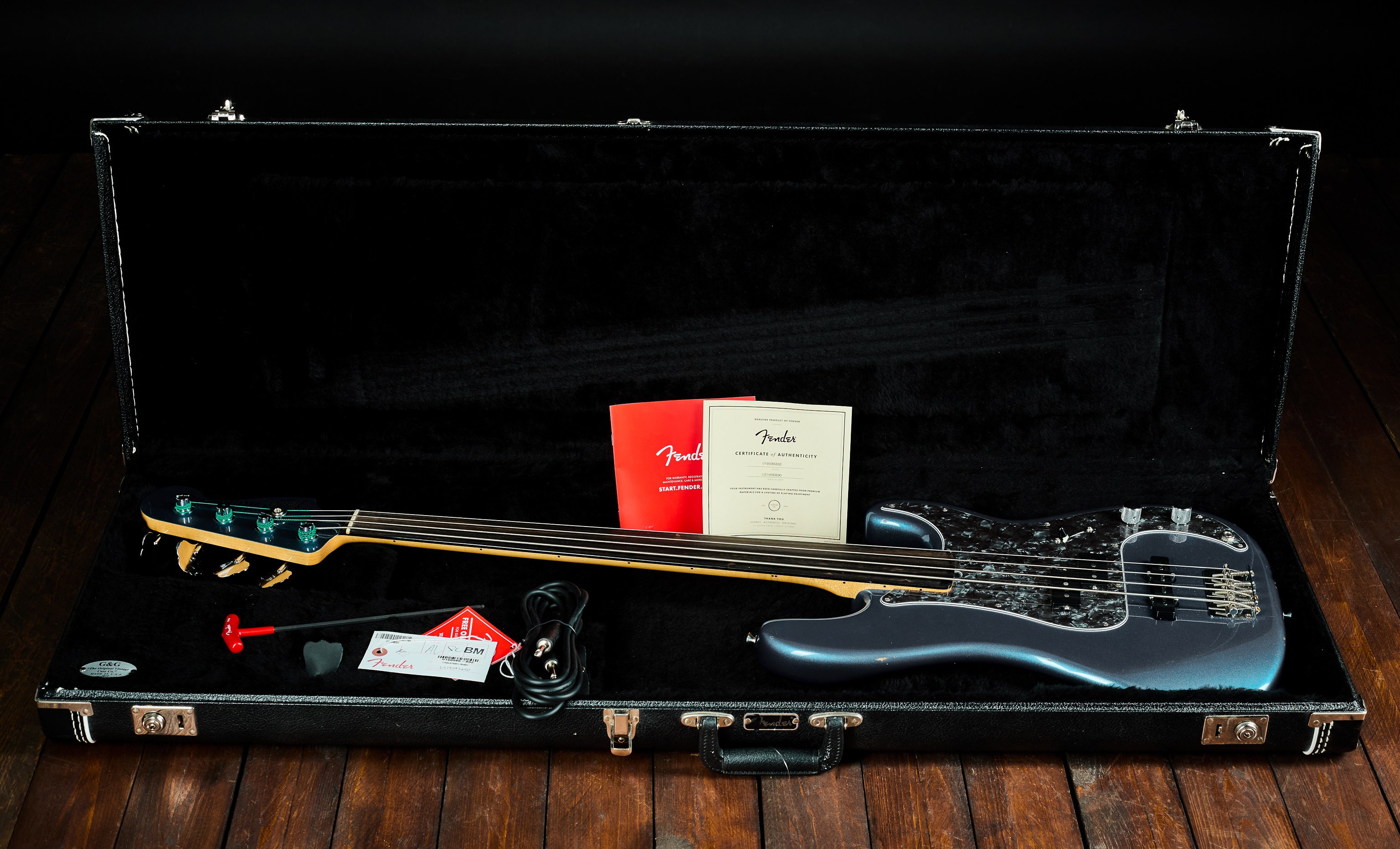Fender 2019 Tony Franklin Fretless Precision Bass (obrázek 8)