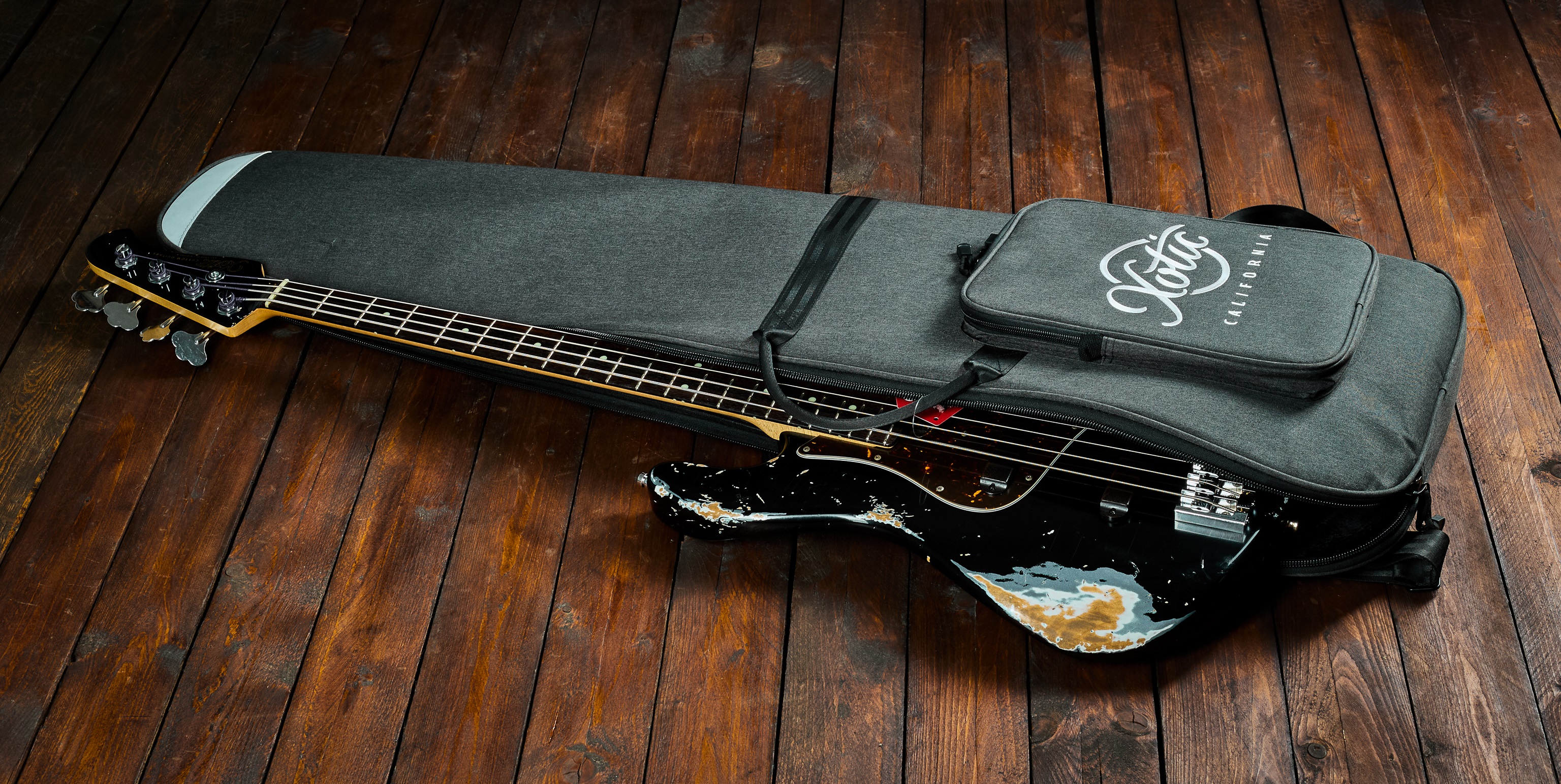 Xotic 2021 XJ-1T Black over Ice Blue Metallic Heavy Aged (obrázek 6)