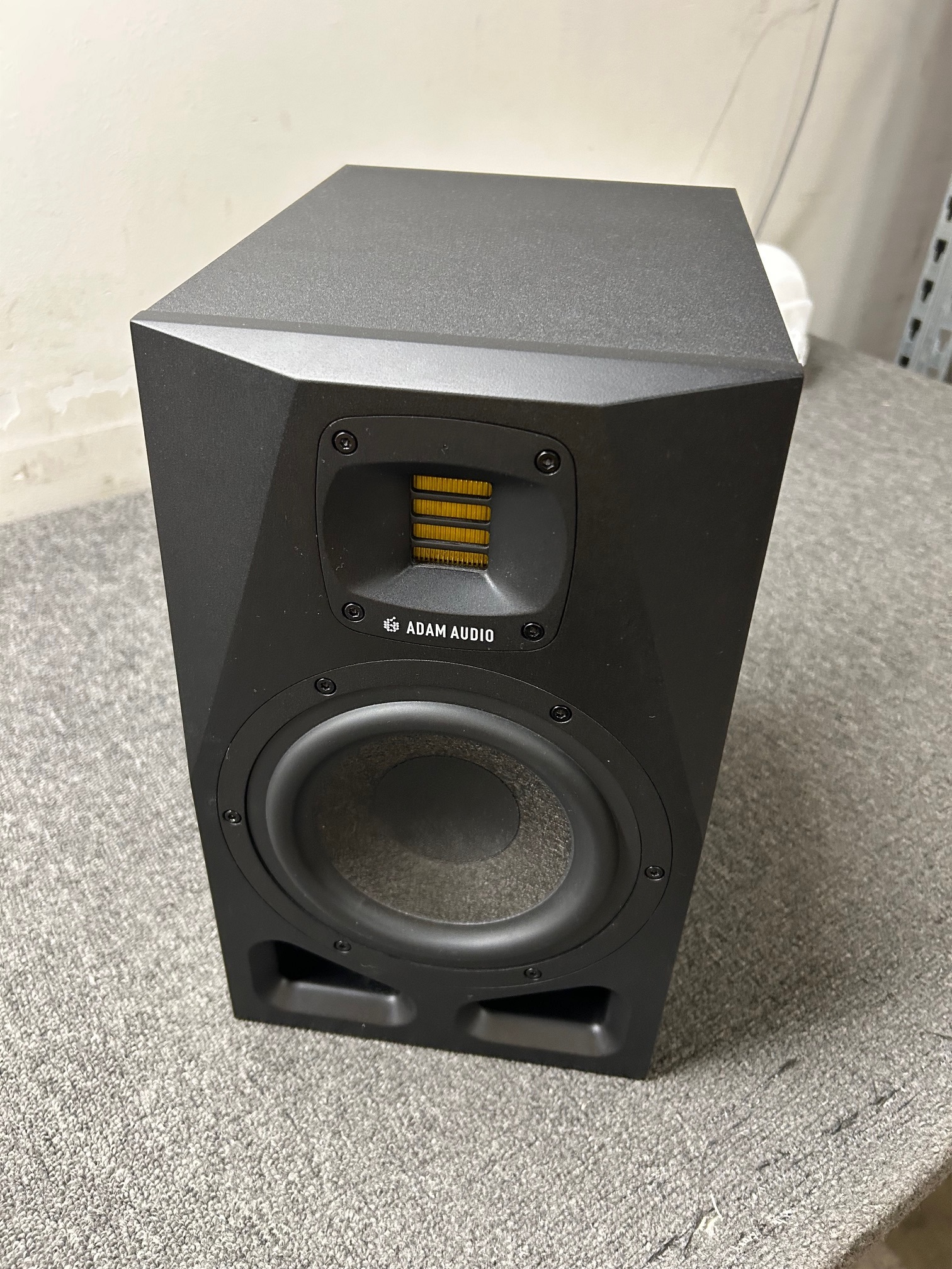 ADAM AUDIO A7V (použité) (obrázek 10)