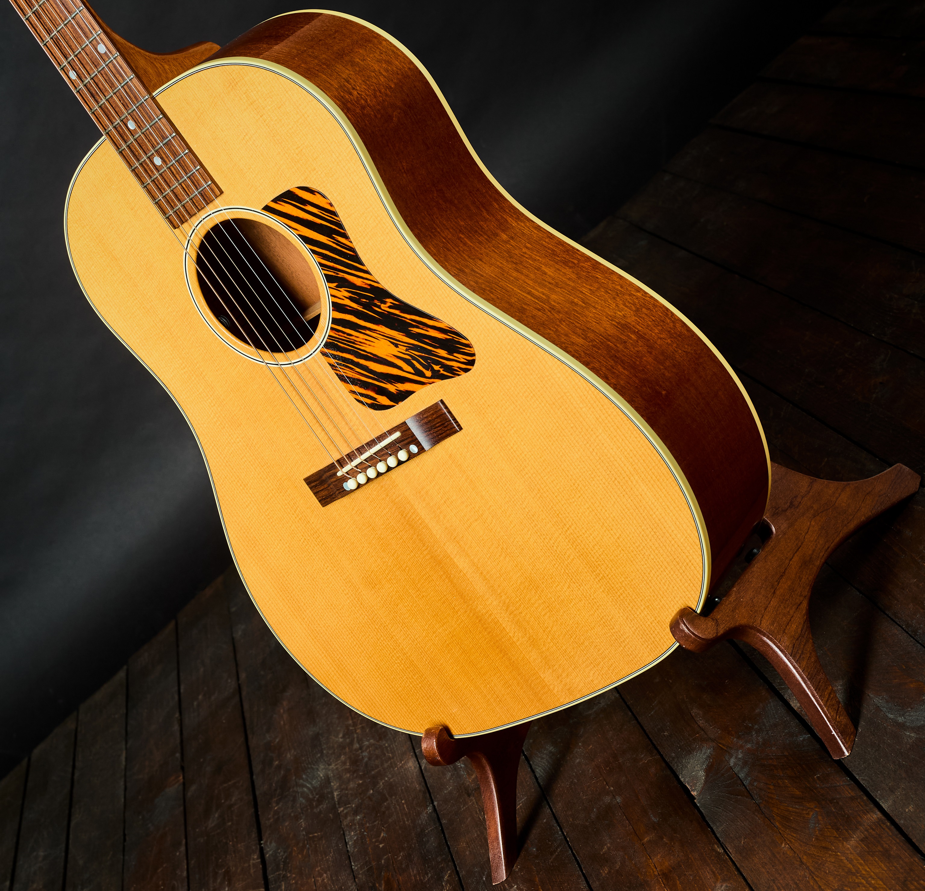 Gibson 2014 J35 Antique Natural (obrázek 4)