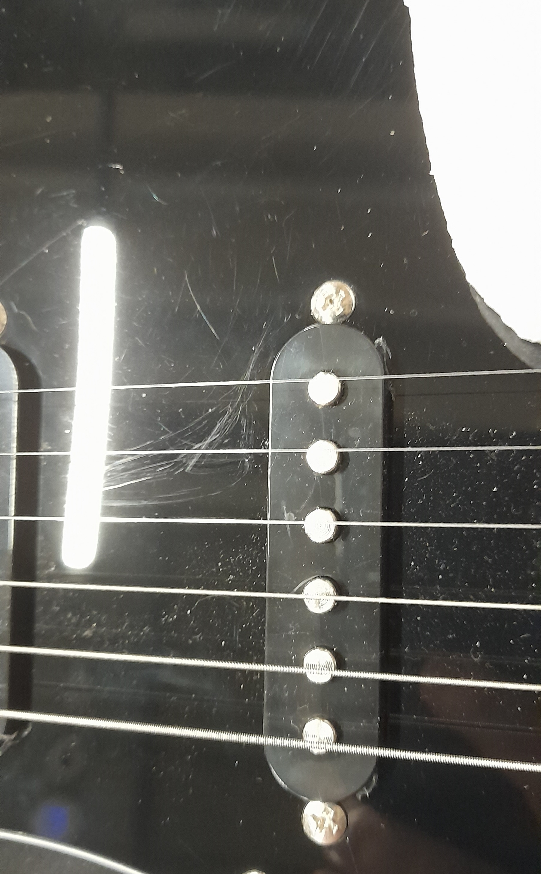 Fender Squier Affinity Series Stratocaster HSS Pack LRL CFM (použité) (obrázek 8)