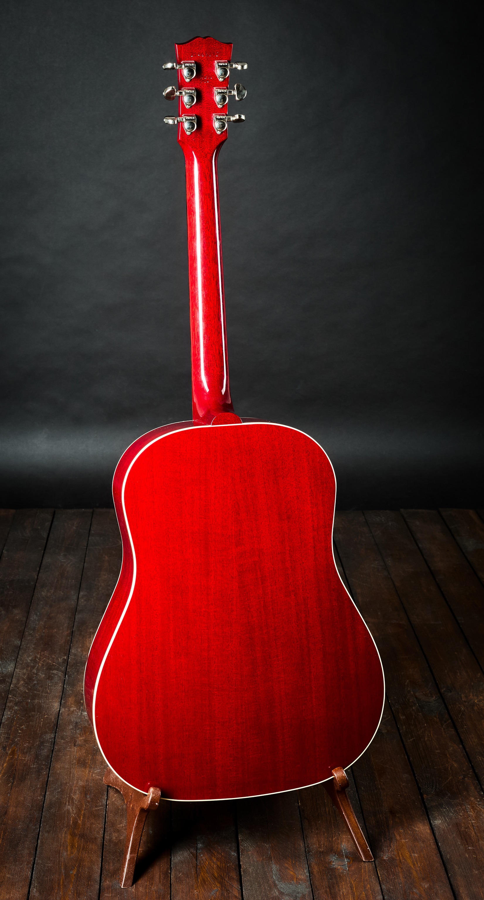 Gibson 2023 J-45 Standard Cherry (obrázek 3)