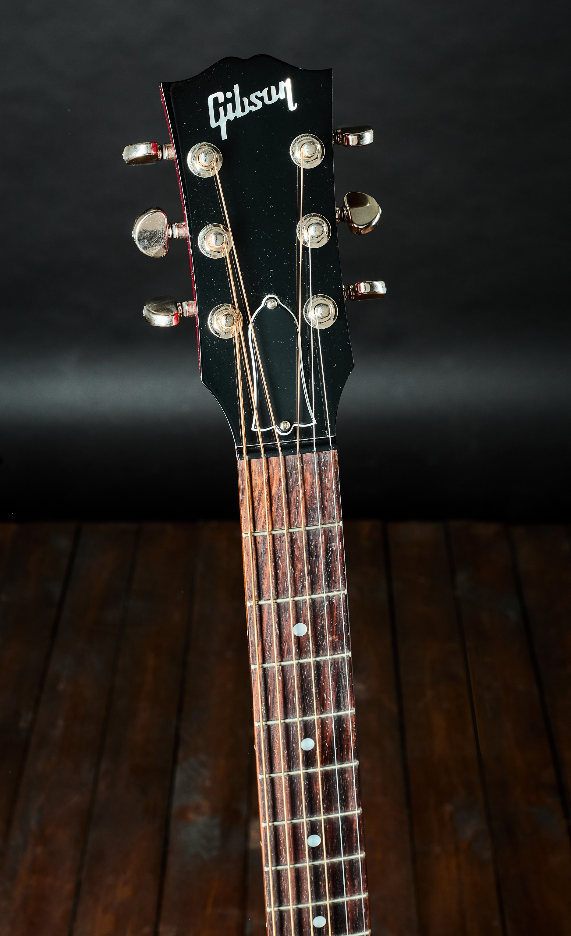 Gibson 2023 J-45 Standard Cherry (obrázek 5)