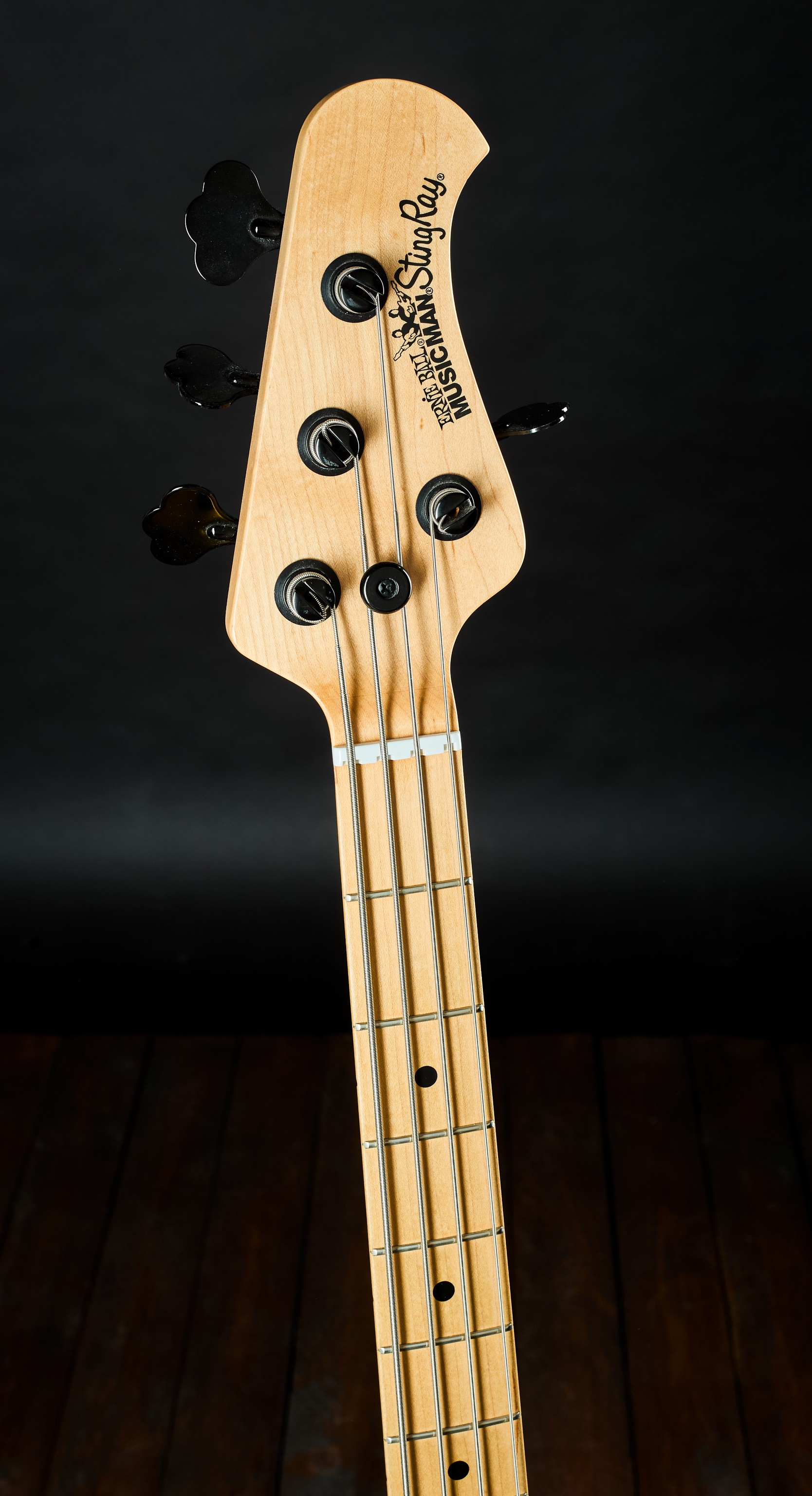 Music Man 2017 Stingray 4 Firemist Gold (obrázek 6)