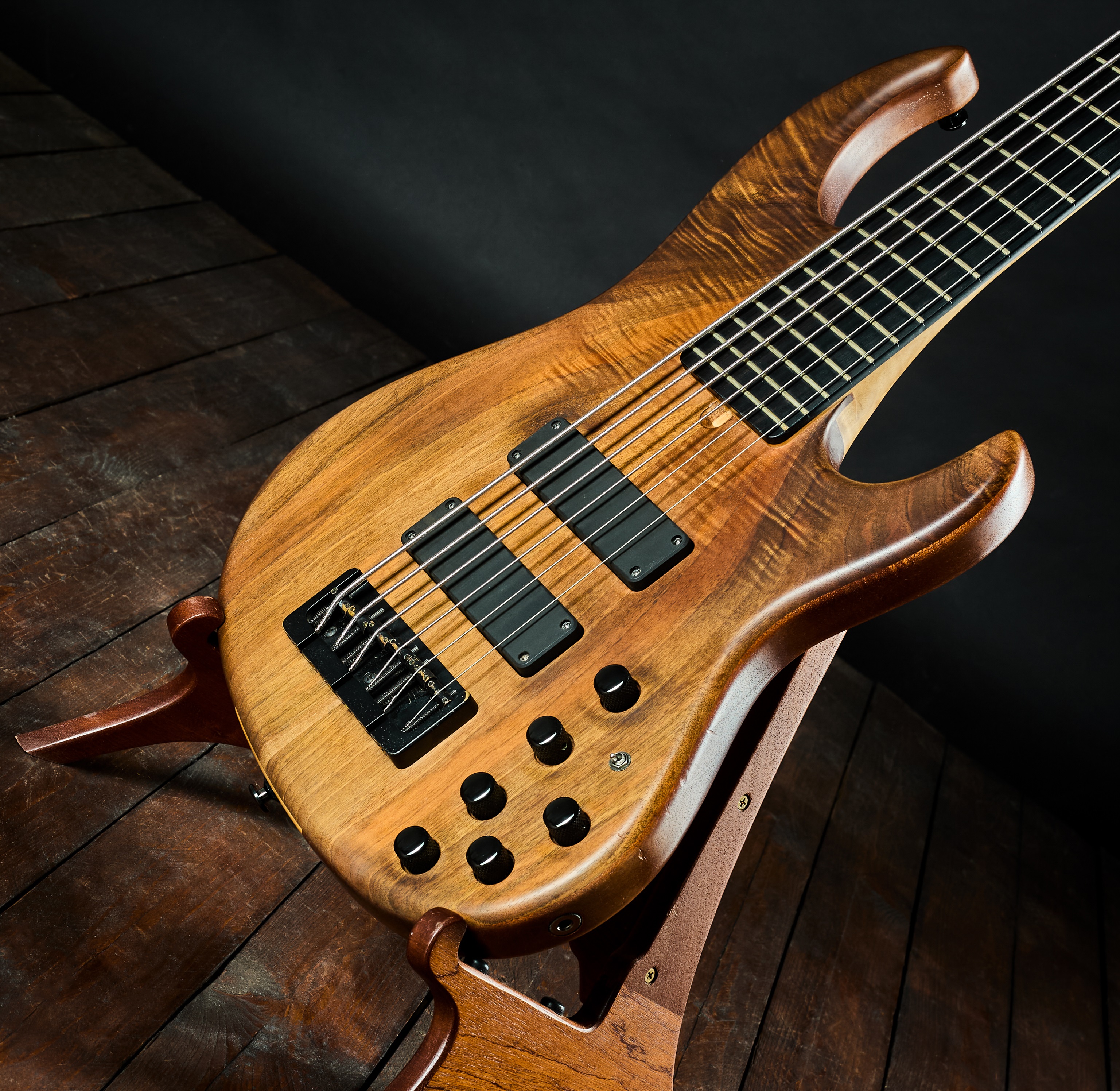 Grebeň 6 Walnut Top (obrázek 4)