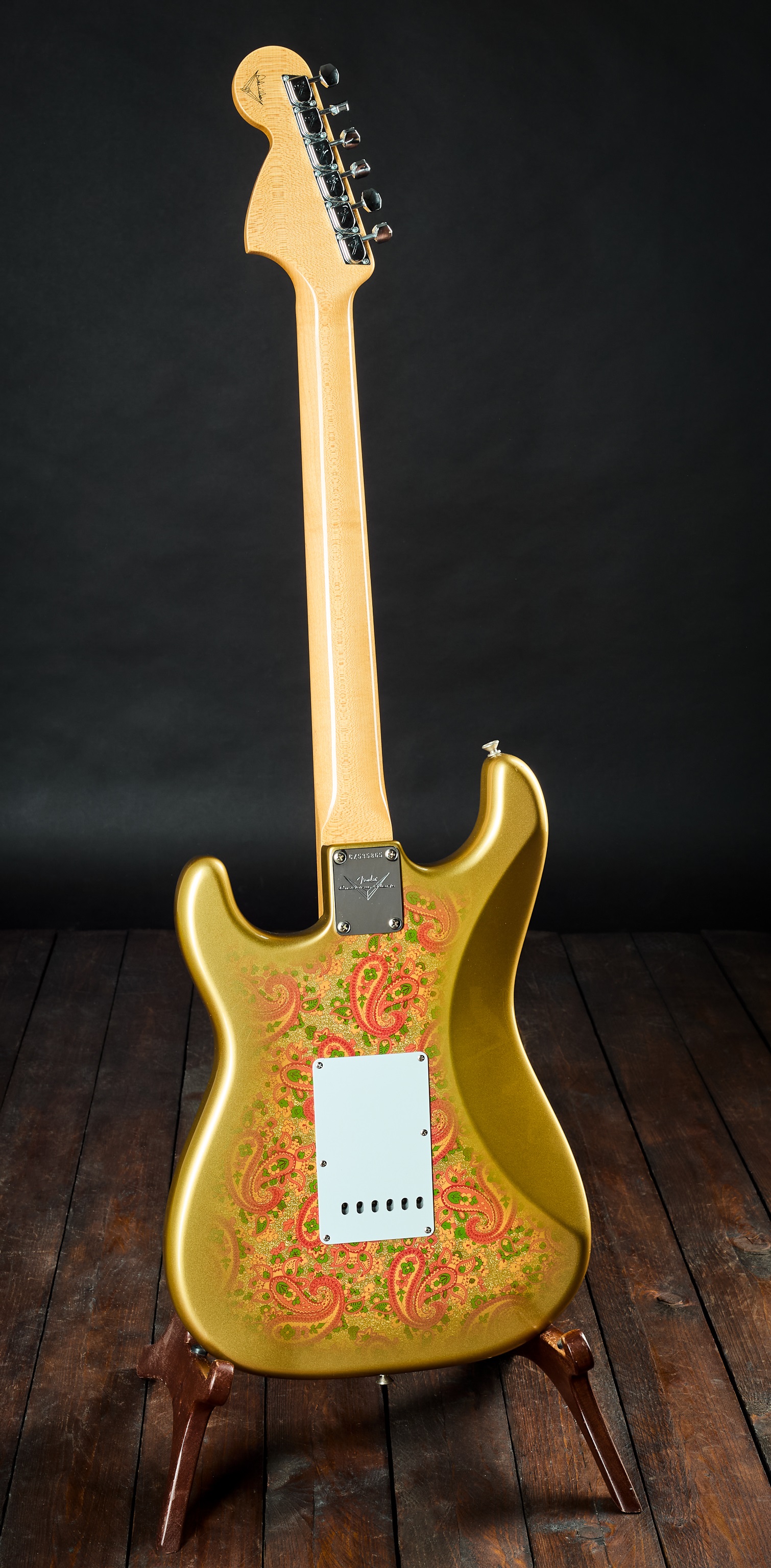 Fender Custom Shop 2018 Masterbuilt 69 Pink/Gold Paisley Stratocaster (obrázek 3)