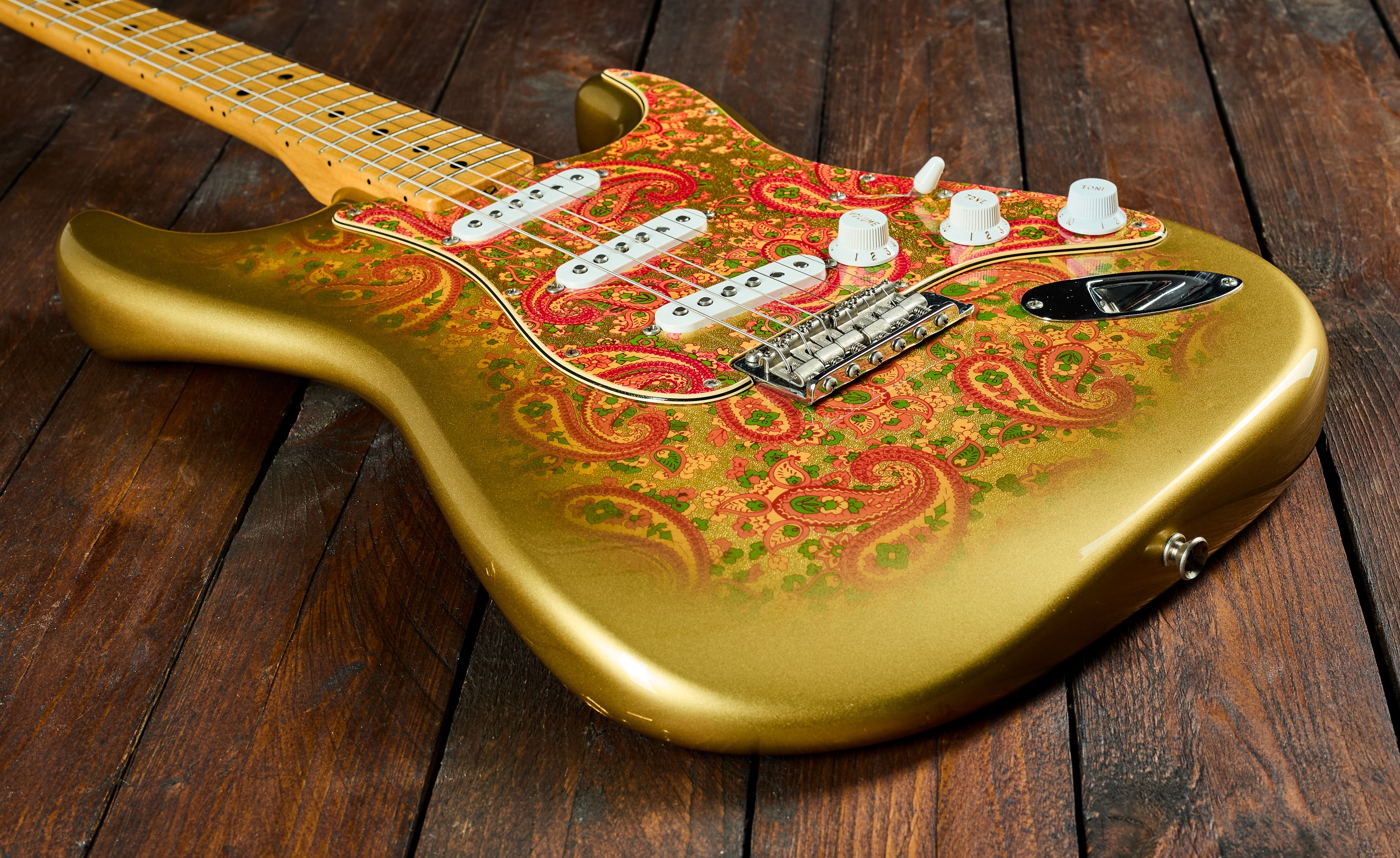 Fender Custom Shop 2018 Masterbuilt 69 Pink/Gold Paisley Stratocaster (obrázek 6)