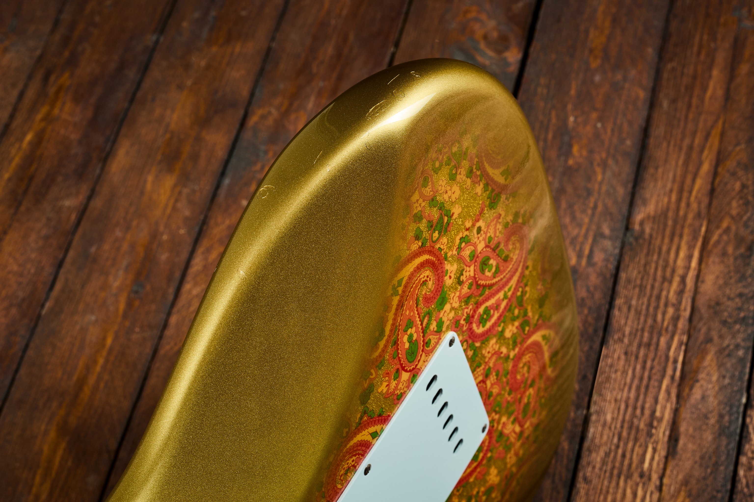 Fender Custom Shop 2018 Masterbuilt 69 Pink/Gold Paisley Stratocaster (obrázek 10)