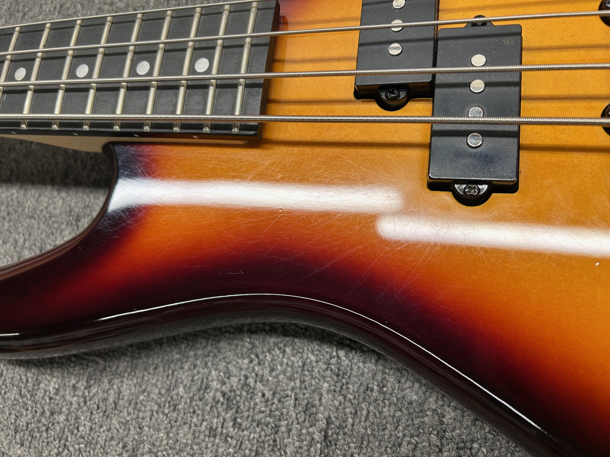 Ibanez GSRM20 Brown Sunburst (použité) (obrázek 8)