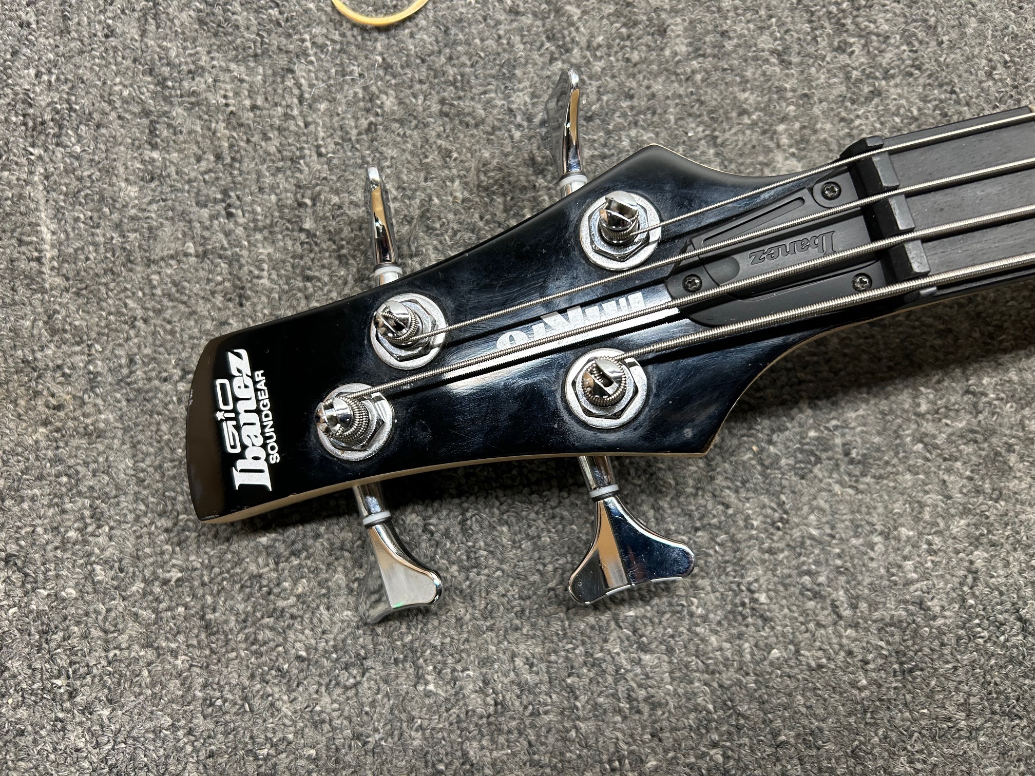 Ibanez GSRM20 Brown Sunburst (použité) (obrázek 10)