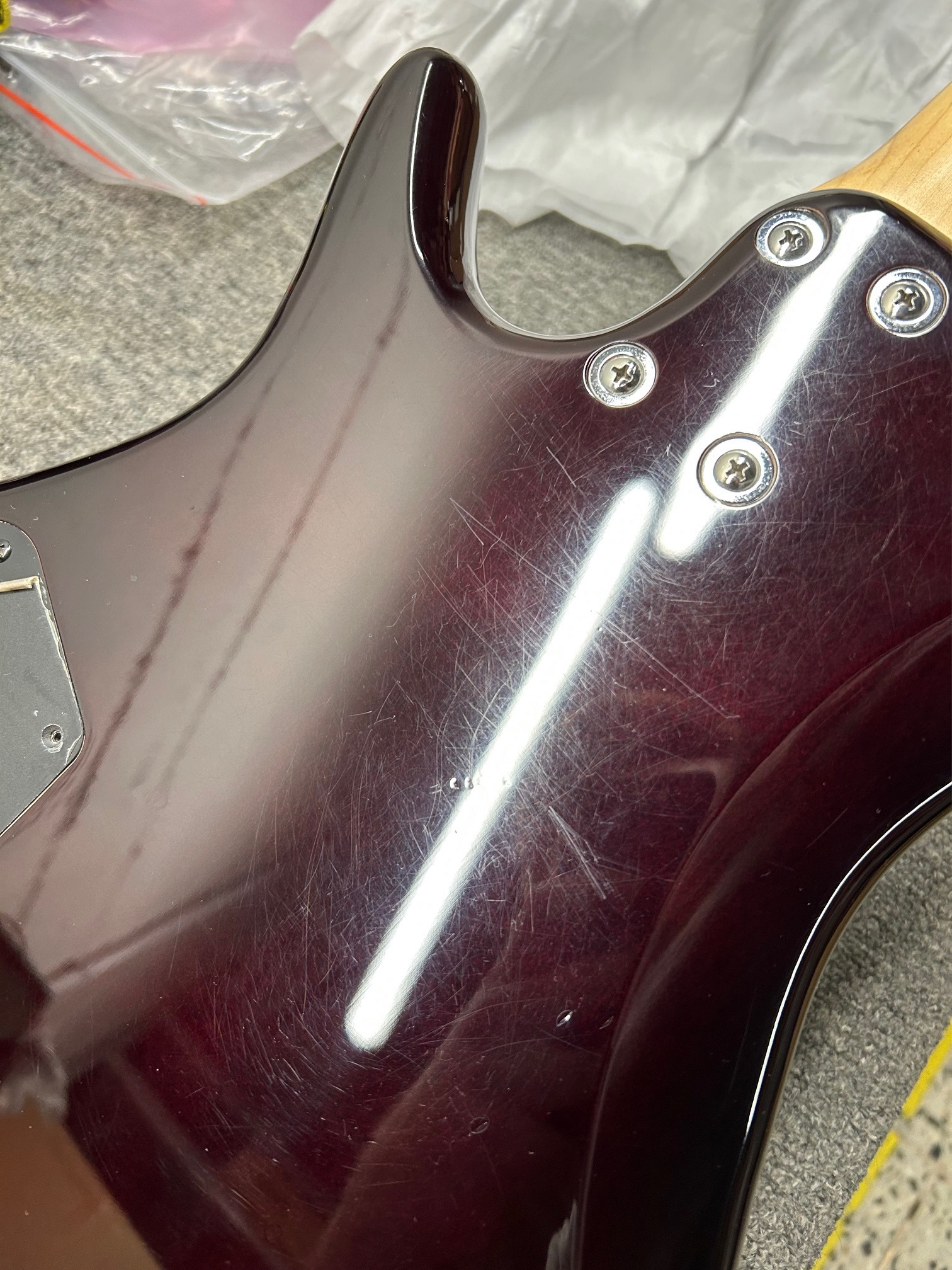 Ibanez GSRM20 Brown Sunburst (použité) (obrázek 11)