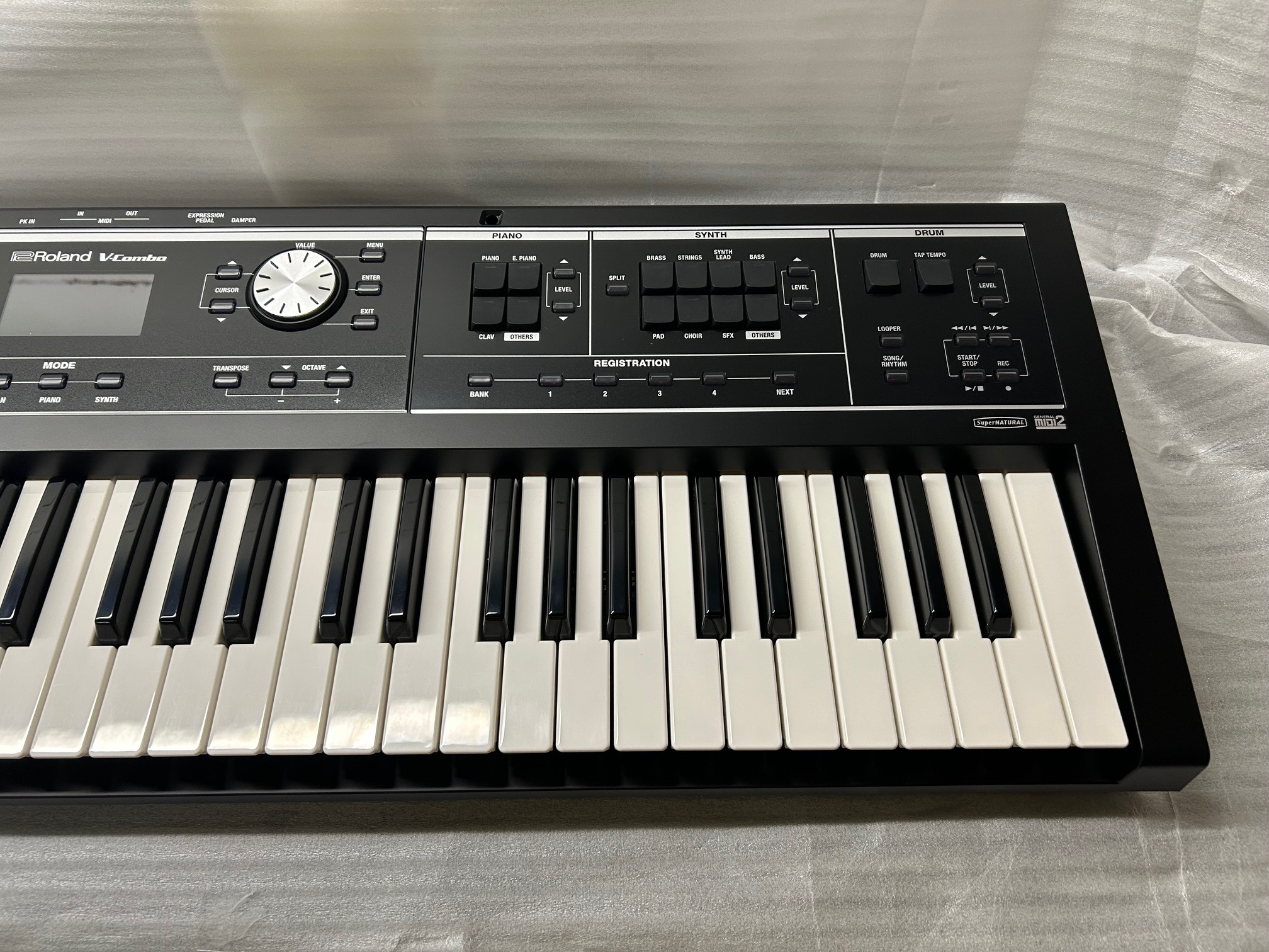 Roland V-Combo VR-09-B (použité) (obrázek 11)