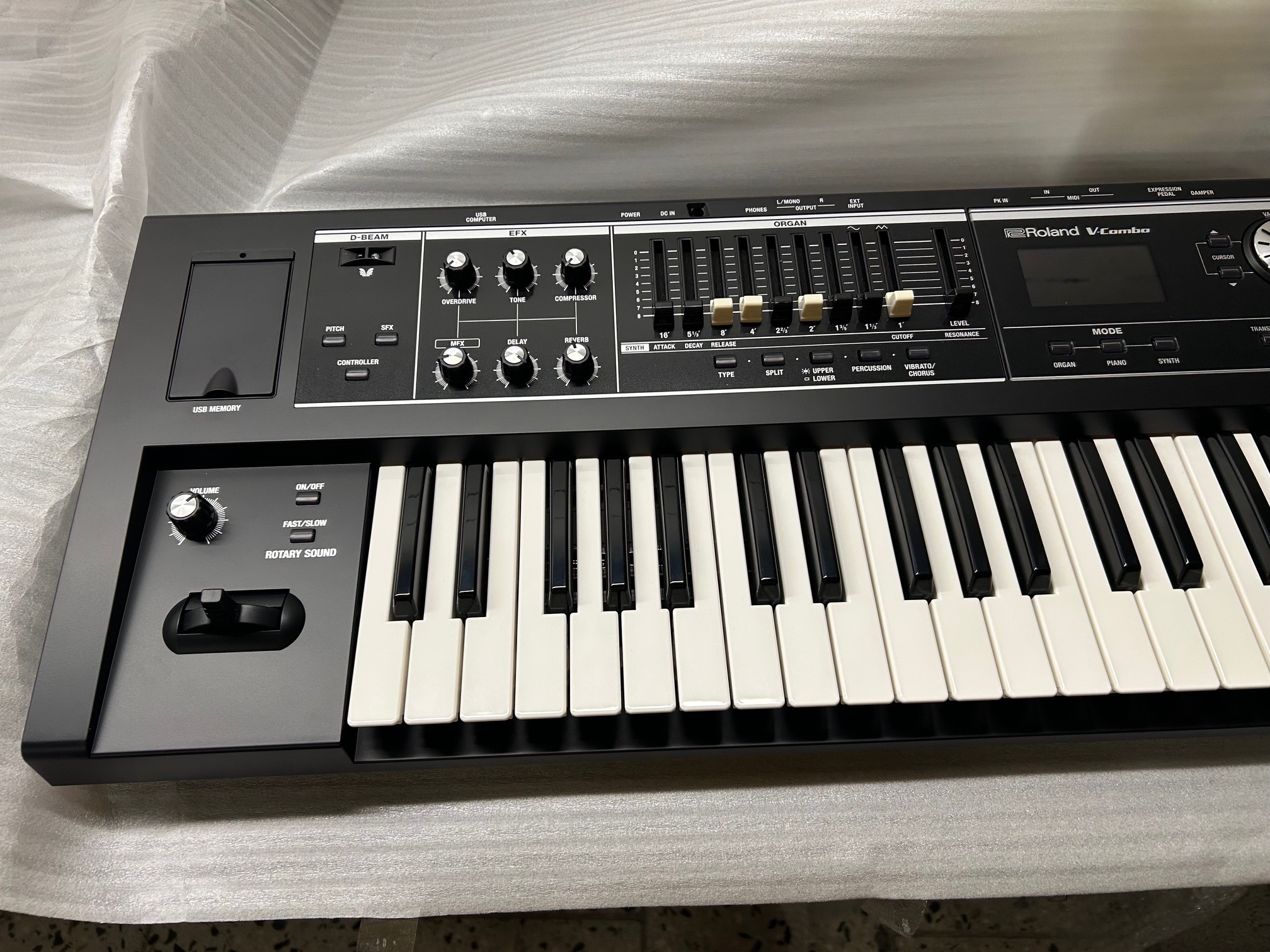 Roland V-Combo VR-09-B (použité) (obrázek 12)