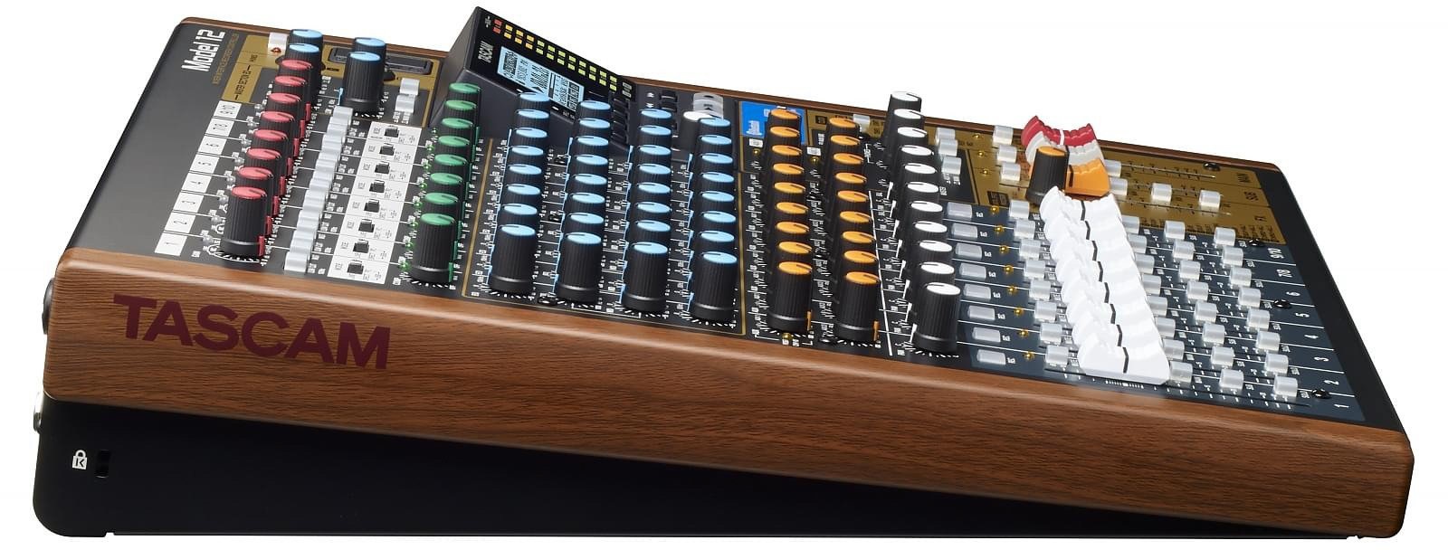 Tascam Model 12 (obrázek 5)