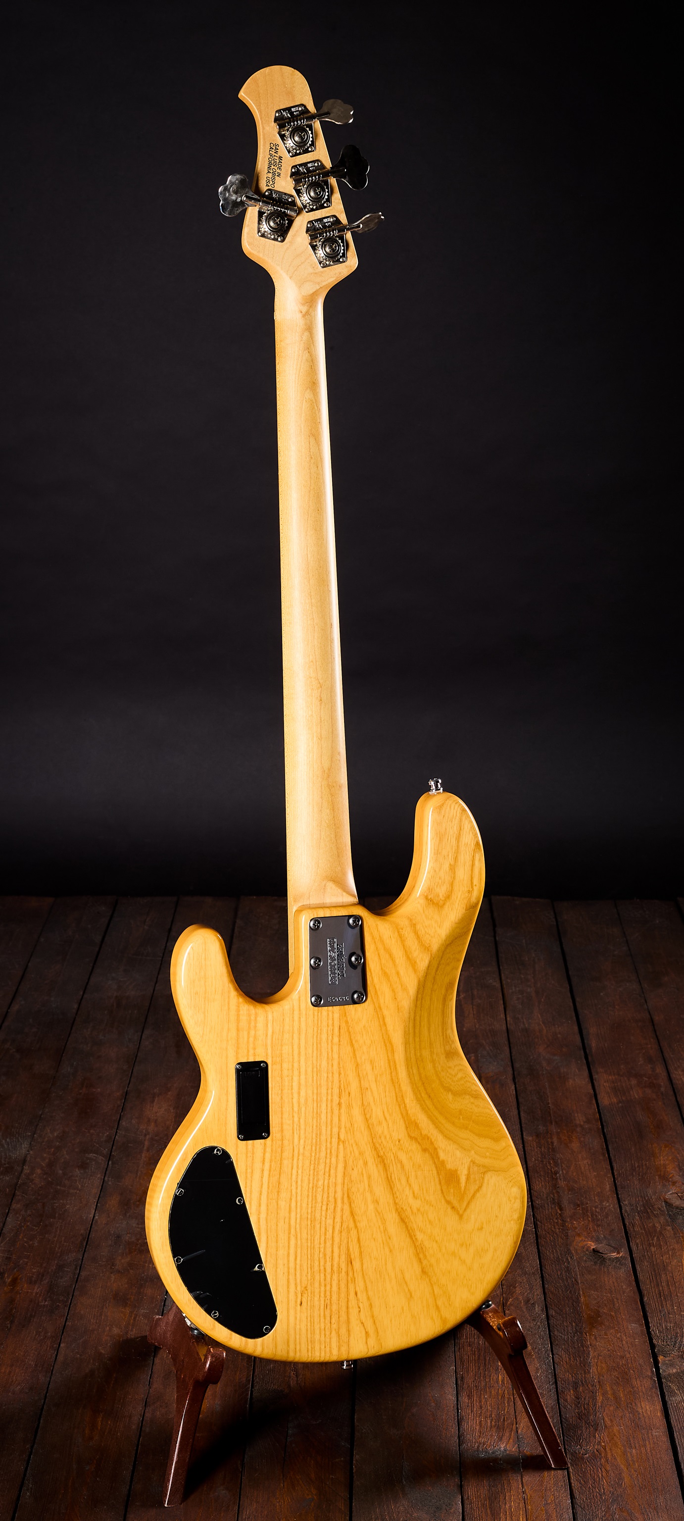 Music Man 2006 StingRay HH 4 Natural Gloss (obrázek 3)