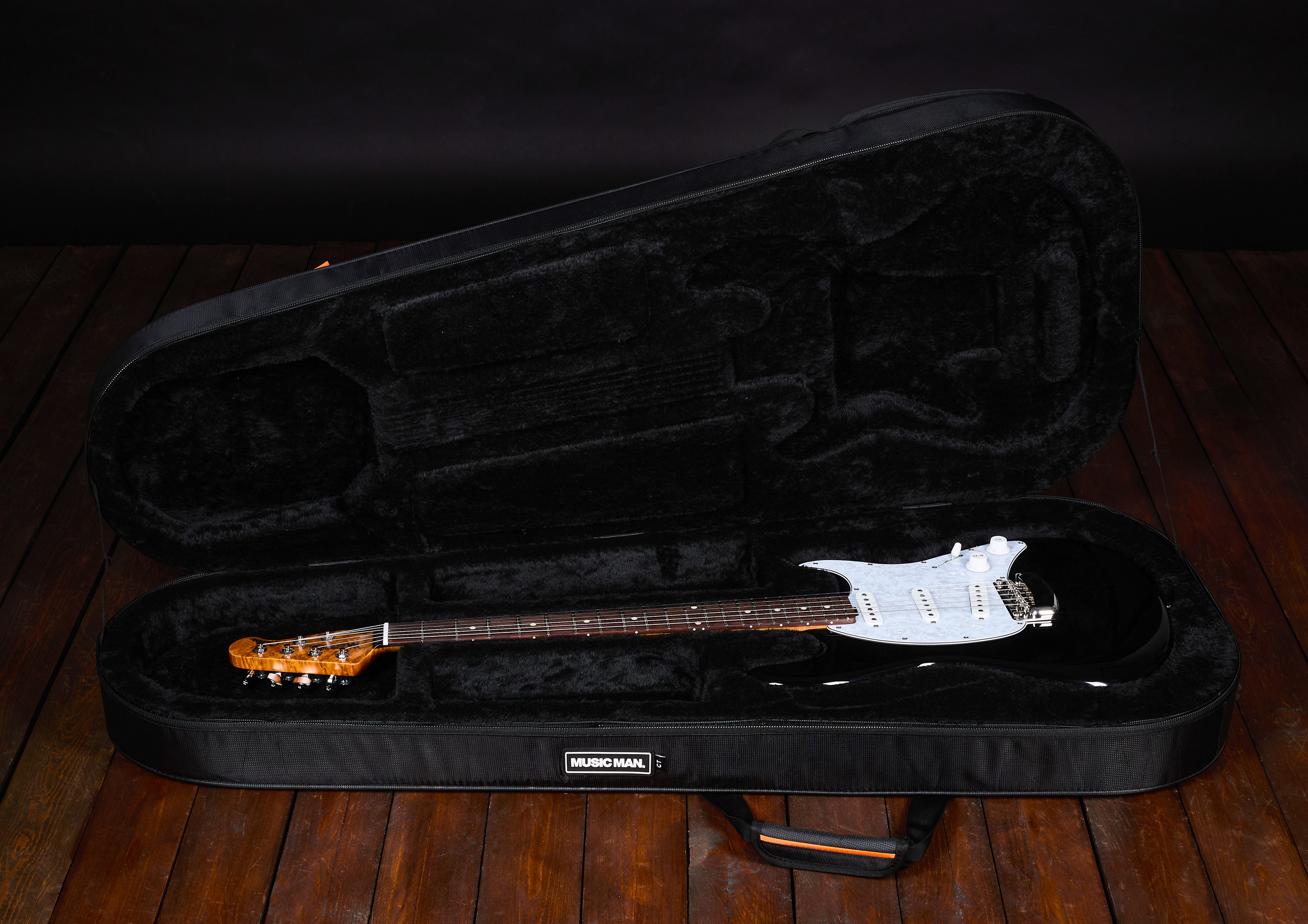 Music Man 2024 Cutlass SSS (obrázek 8)