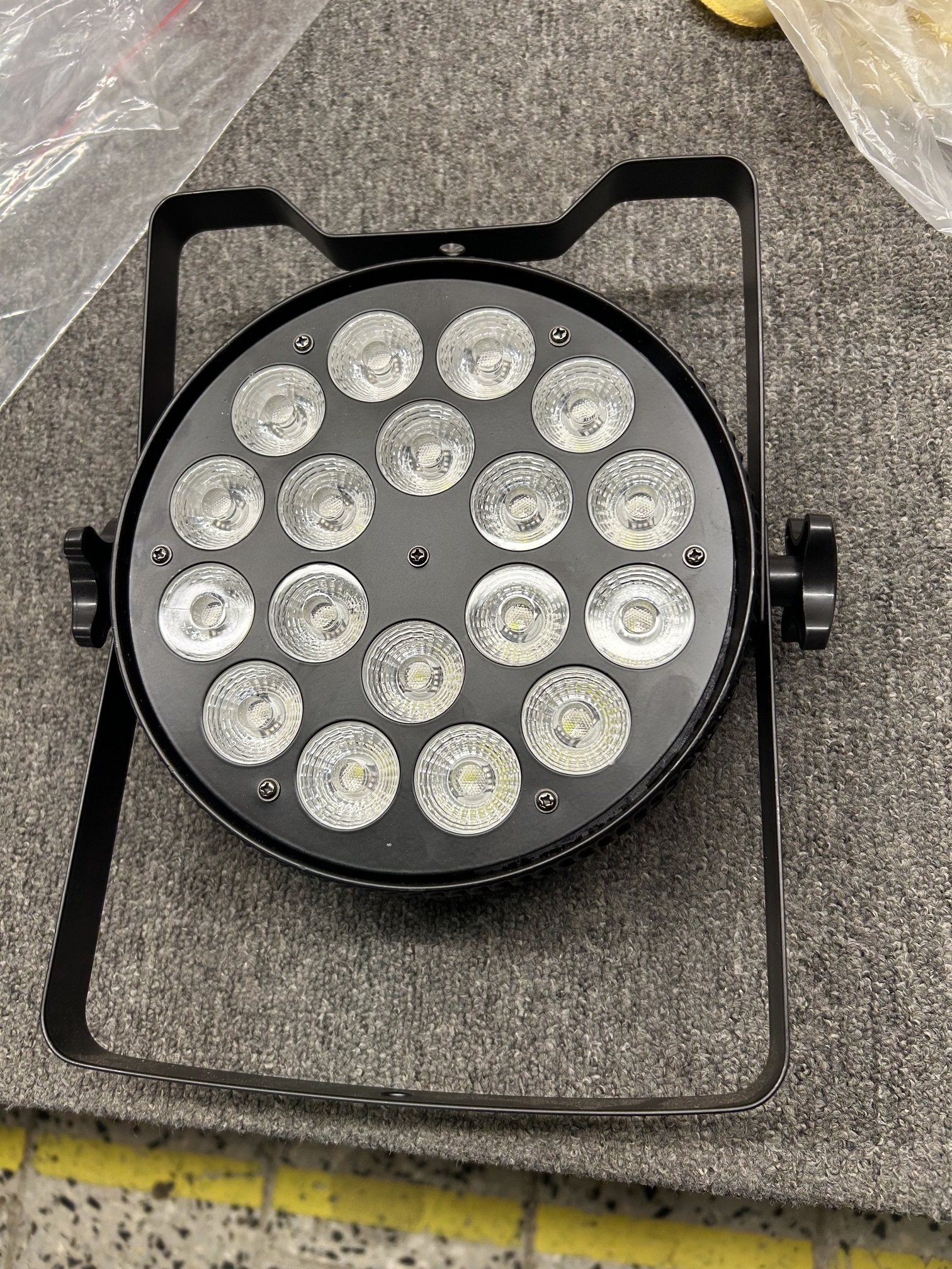 Flash LED PAR 64 18x10W RGBW 4in1 ALU Flat (použité) (obrázek 10)