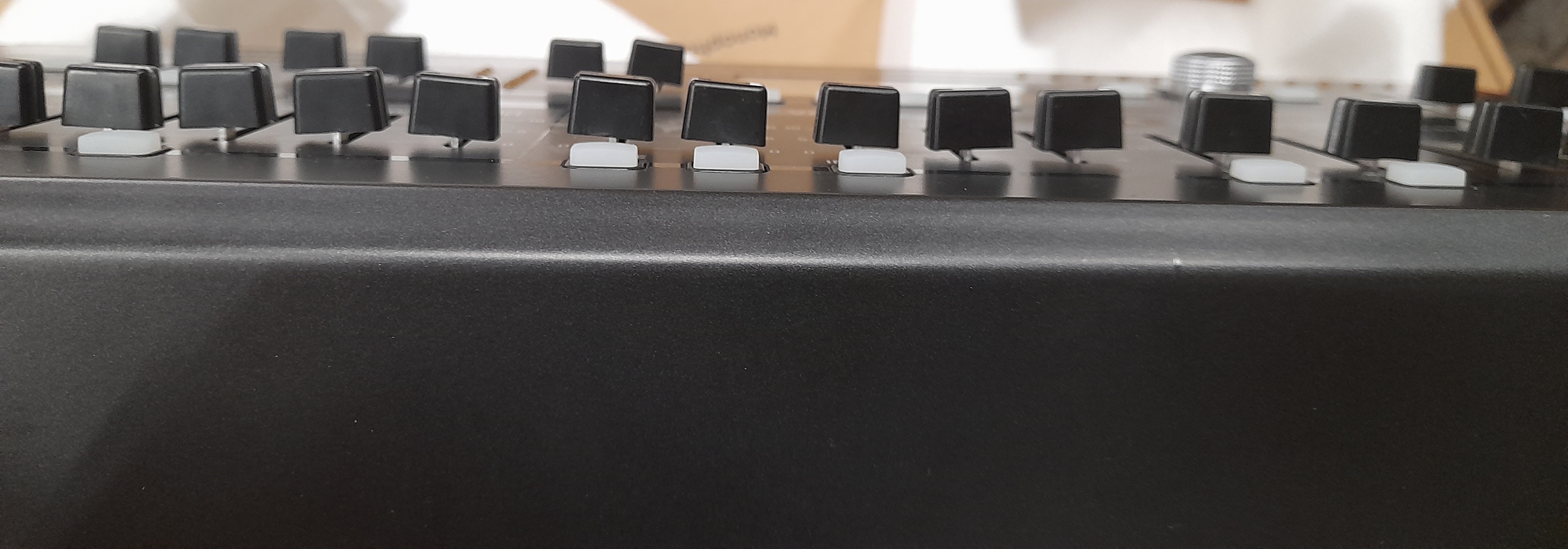 Behringer DEEPMIND 12D (použité) (obrázek 6)