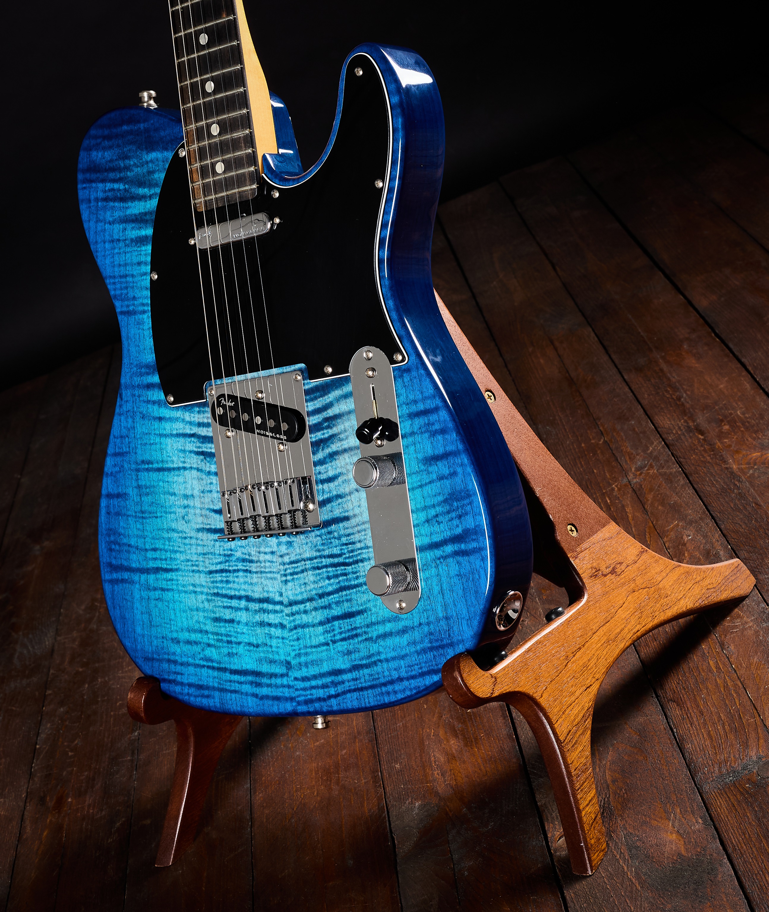 Fender 2021 American Ultra Telecaster Denim Burst (obrázek 4)
