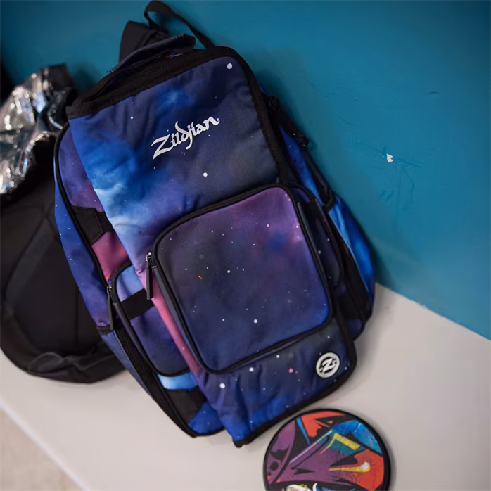 Zildjian Student Backpack Purple Galaxy - Rucksack mit Trommelstöcke-Fach