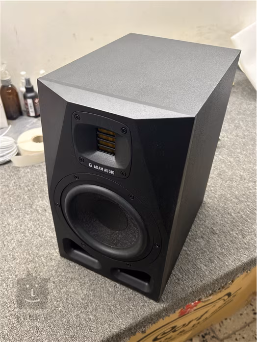 ADAM AUDIO A7V (beschädigt) - Aktiver Studiomonitor