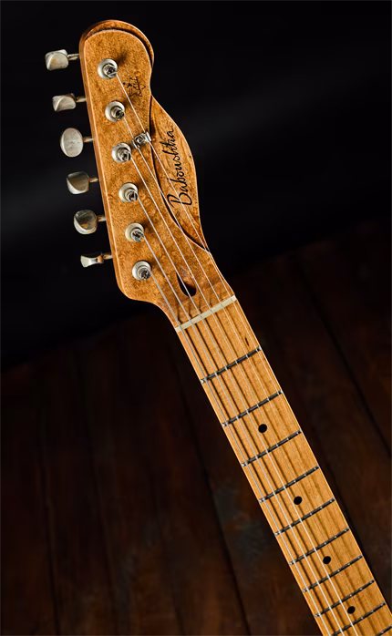 Baboushka 2022 Barncaster Antique Pine - E-Gitarre