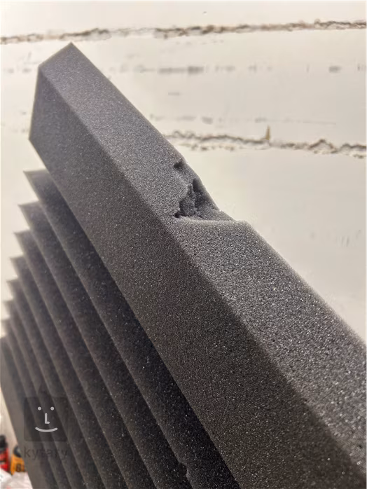 Pyramid Bass Trap (classic) (beschädigt) - Bassfalle