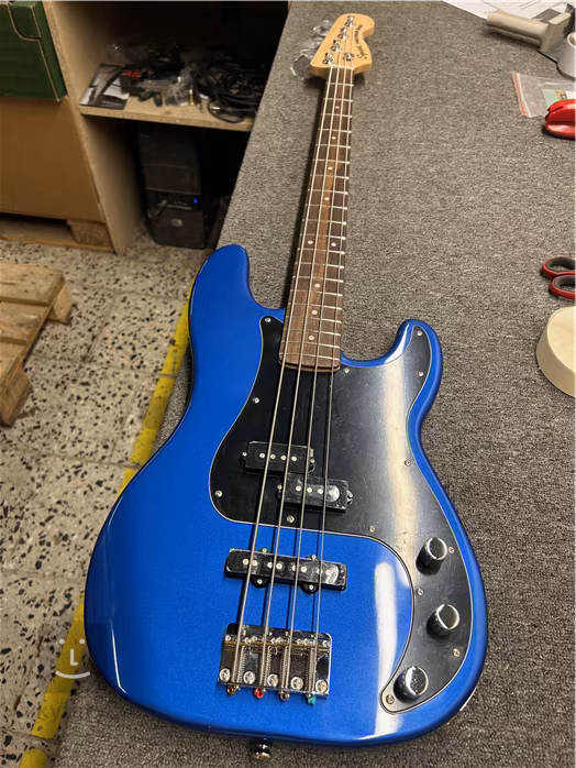 Fender Squier Affinity Precision Bass PJ LRL LPB (fast neues) - E-Bass