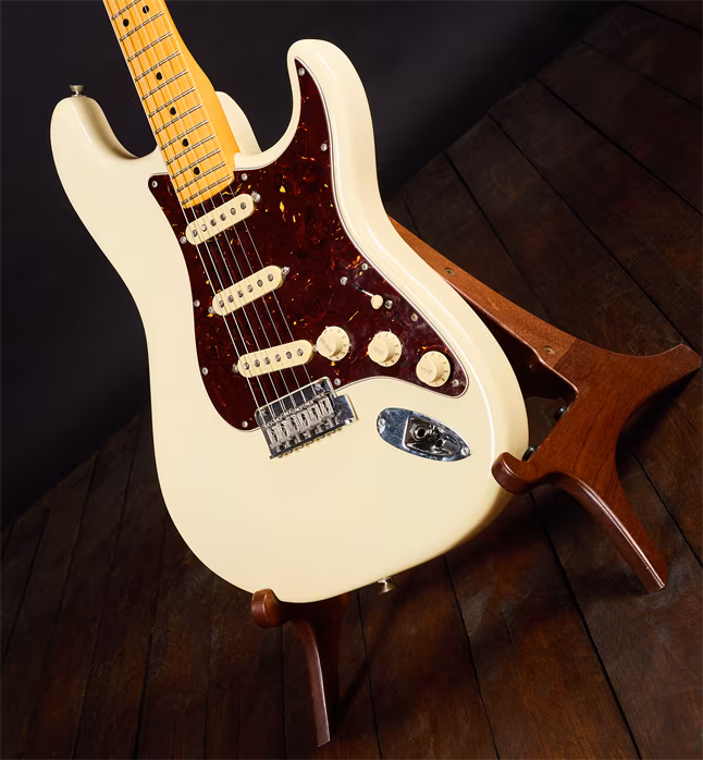 Fender 2021 American Professional II Stratocaster - E-Gitarre