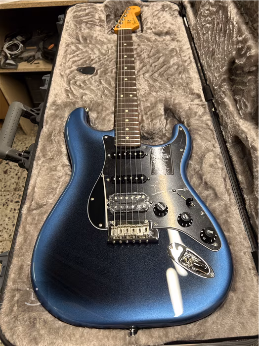 Fender American Professional II Stratocaster HSS RW DK NIT (gebraucht) - E-Gitarre