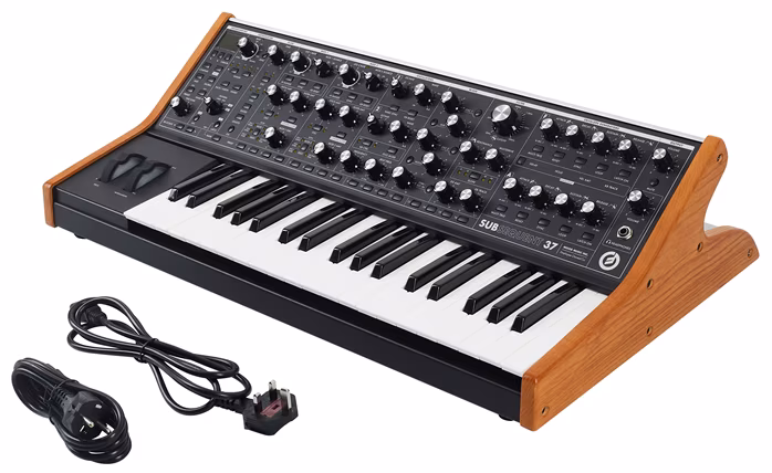 Moog SUBSEQUENT 37 - Analóg szintetizátor