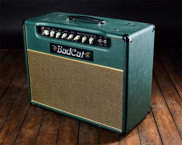 Bad Cat 2000s Hot Cat 15 Combo - Csöves gitárkombók